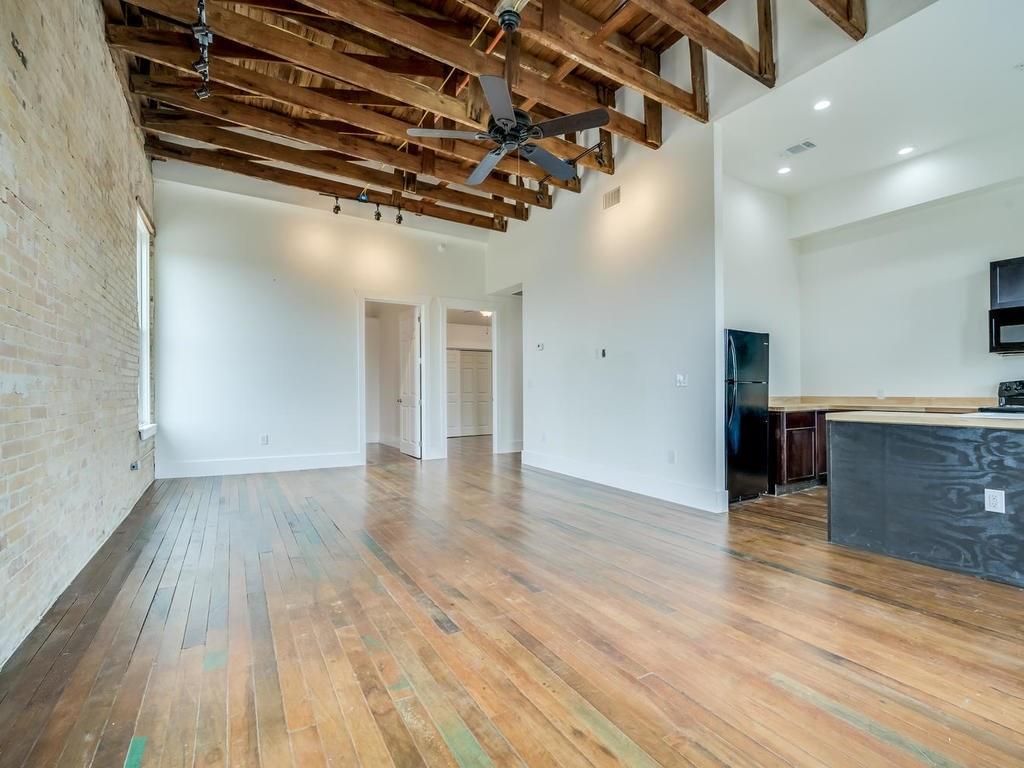 110 S Main St # 206, Elgin, TX 78621