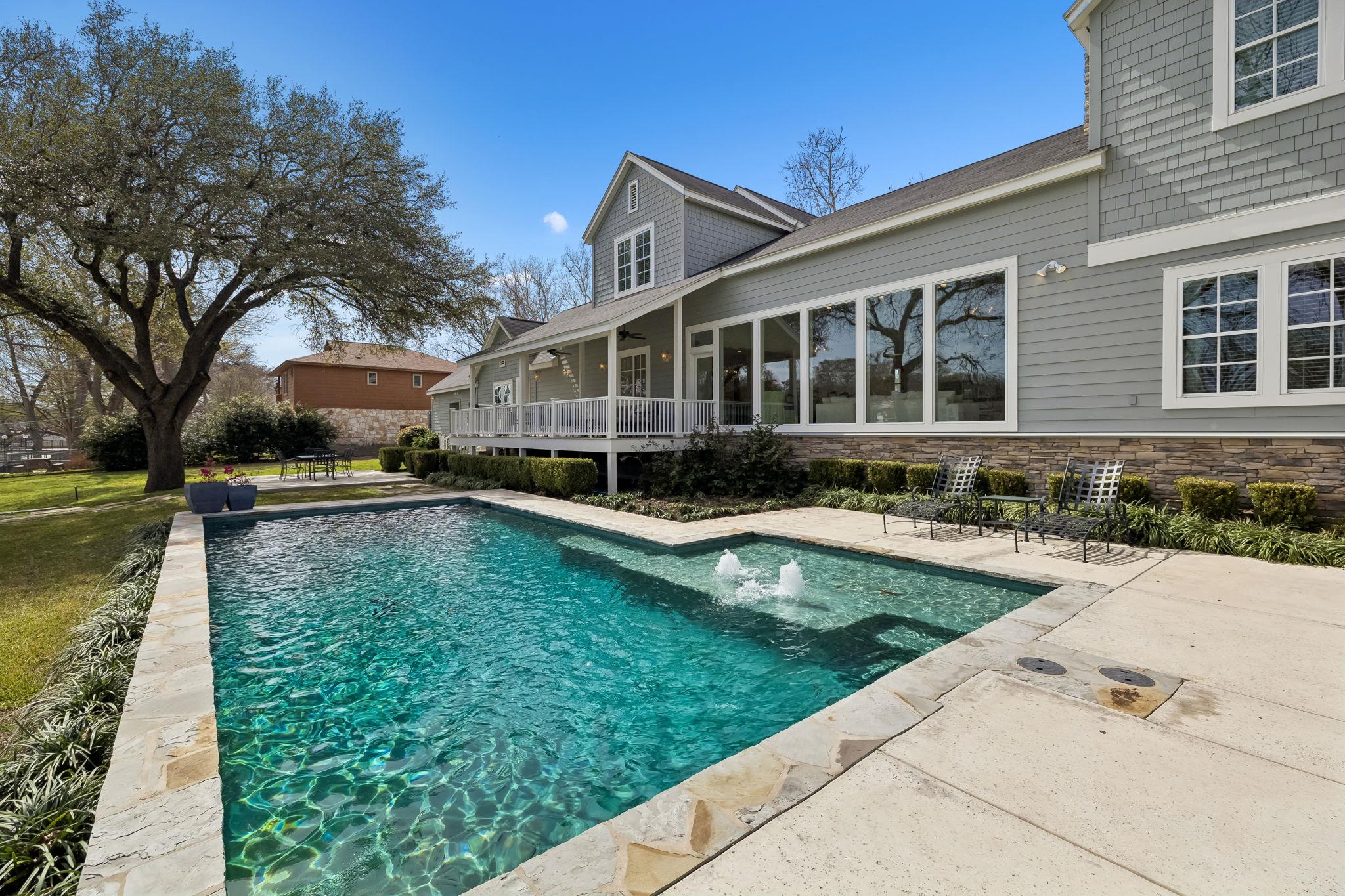 2319 Terminal Loop Rd, McQueeney, TX 78123