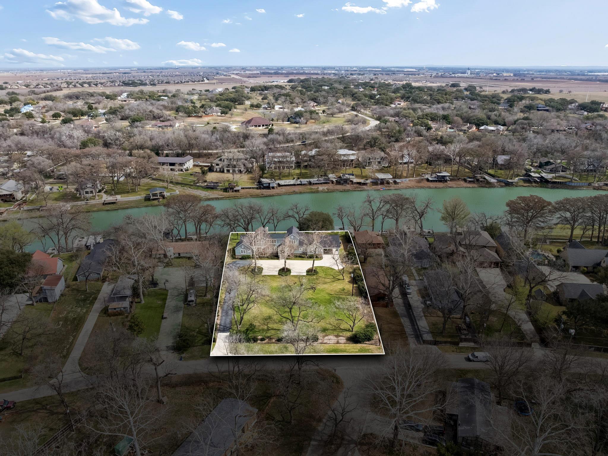 2319 Terminal Loop Rd, McQueeney, TX 78123