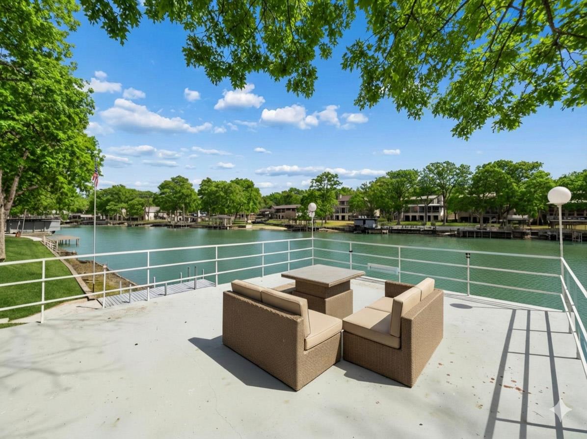 2319 Terminal Loop Rd, McQueeney, TX 78123