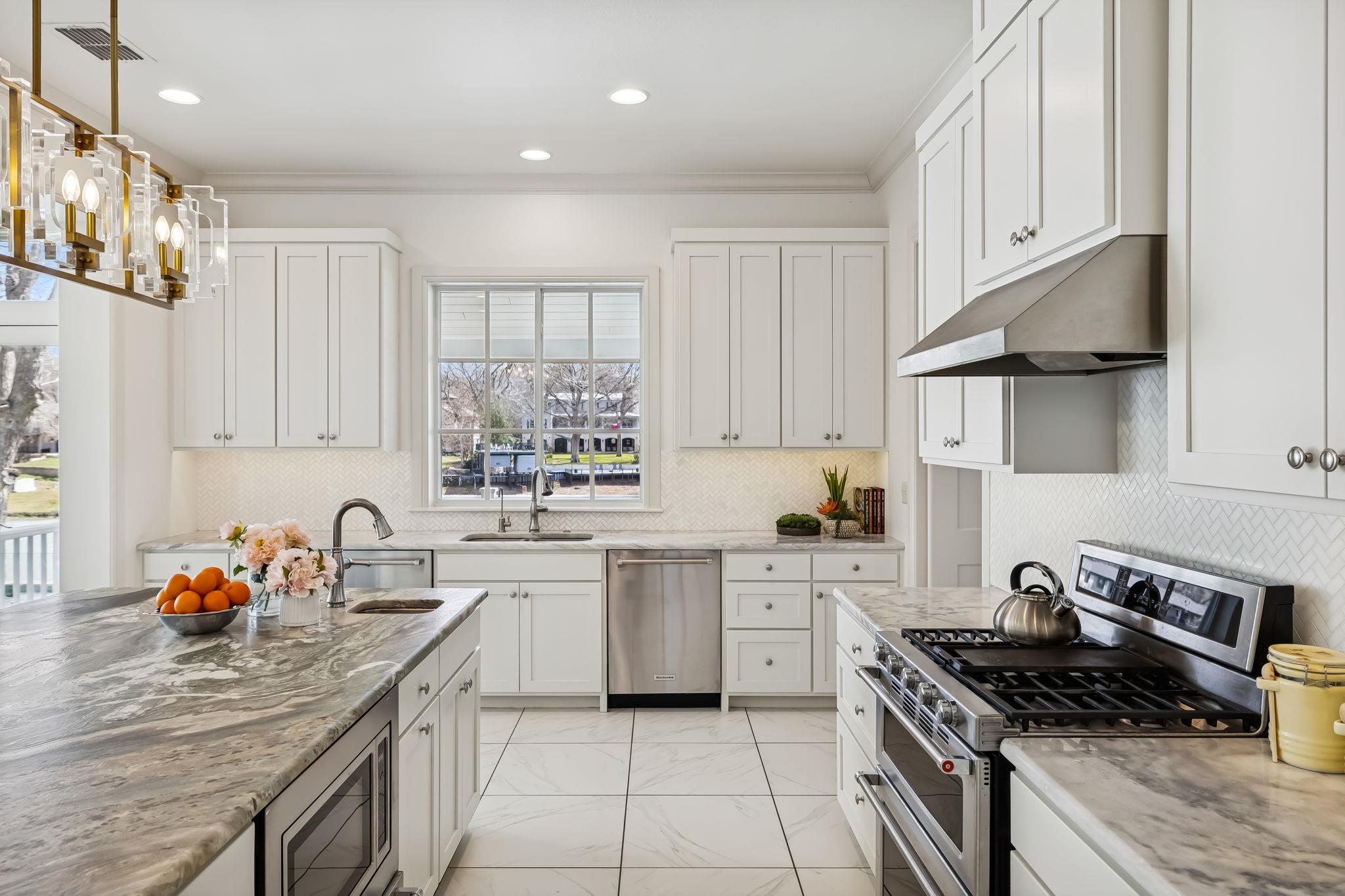 2319 Terminal Loop Rd, McQueeney, TX 78123