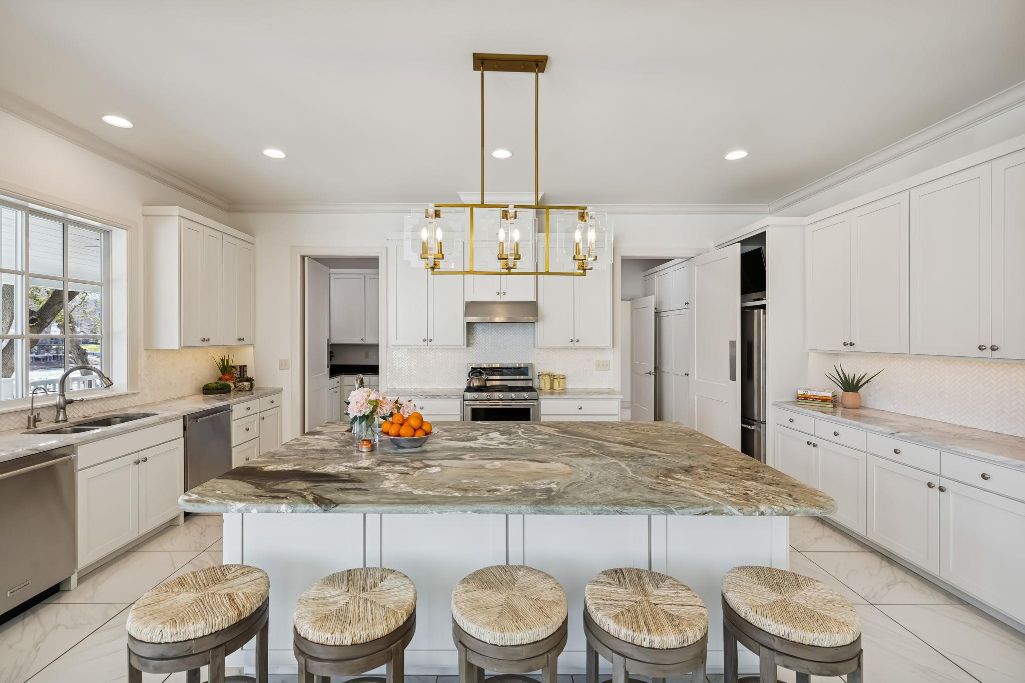 2319 Terminal Loop Rd, McQueeney, TX 78123