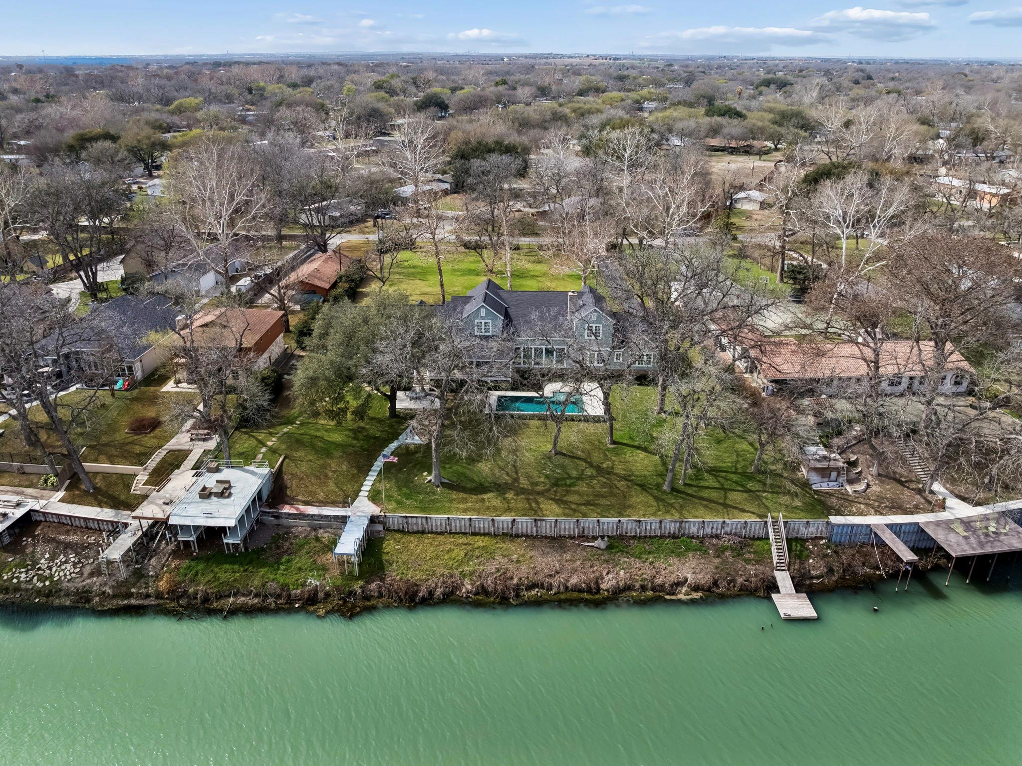 2319 Terminal Loop Rd, McQueeney, TX 78123