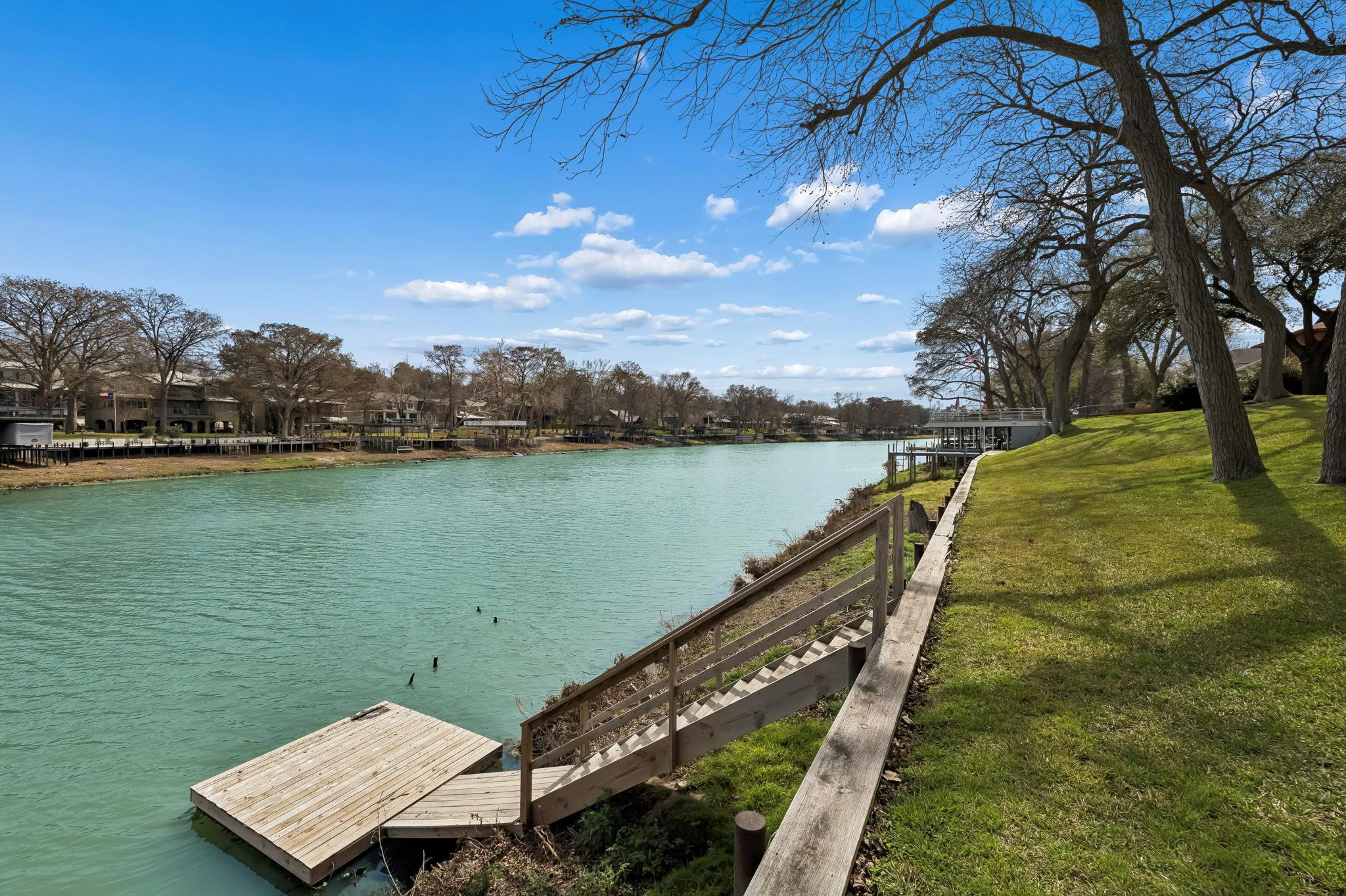 2319 Terminal Loop Rd, McQueeney, TX 78123