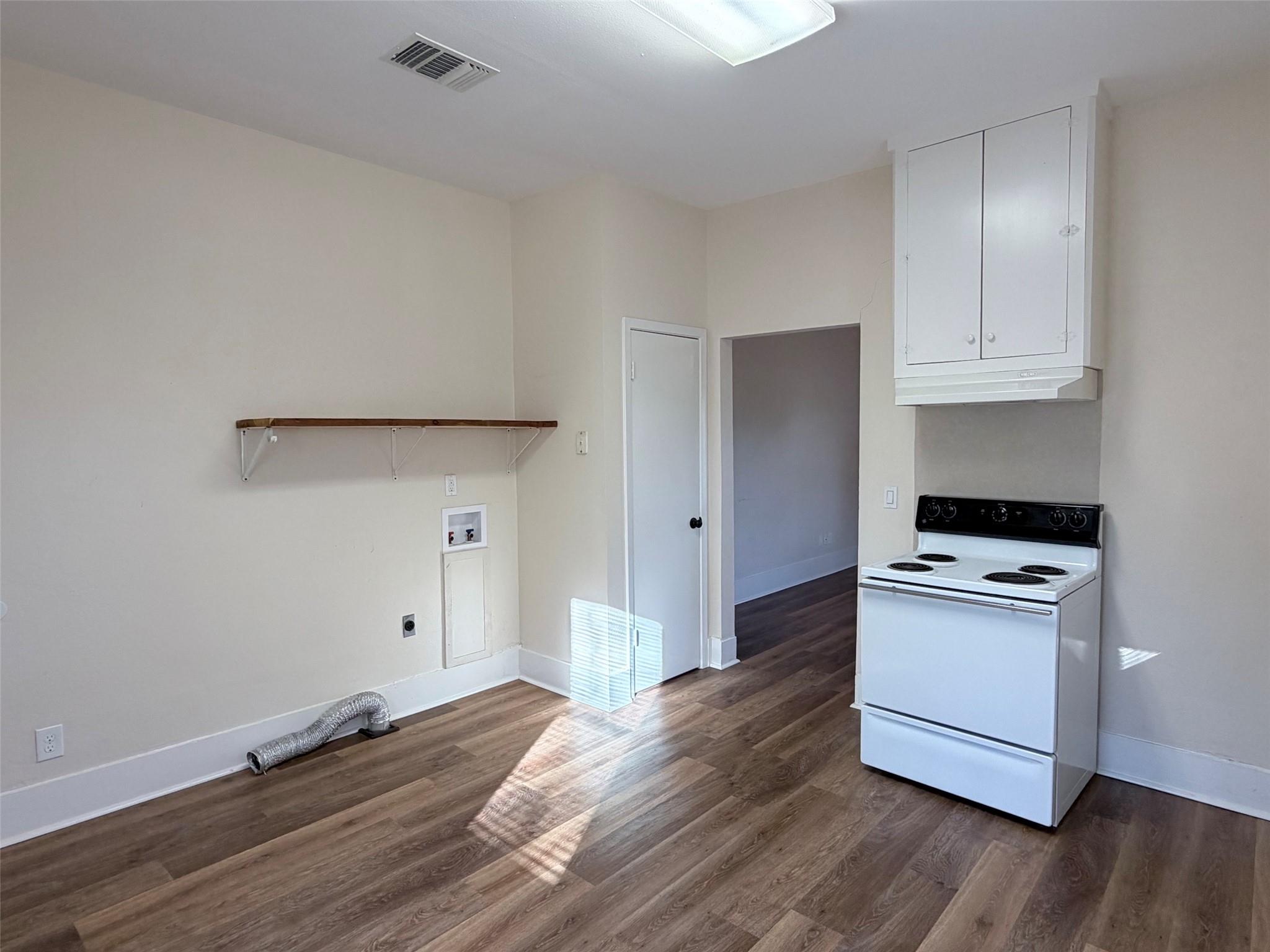 1504 Watterson Rd, Red Rock, TX 78662