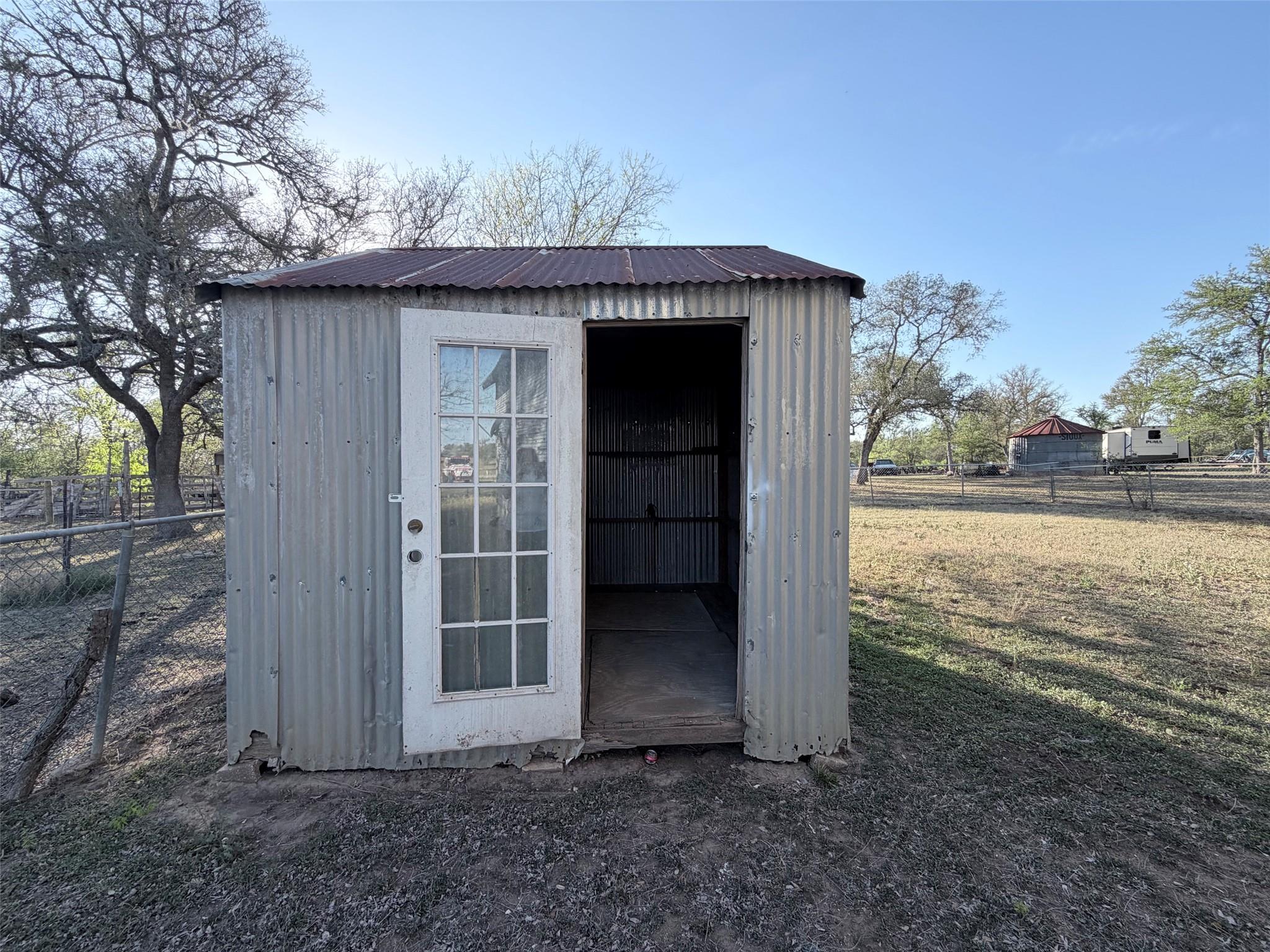 1504 Watterson Rd, Red Rock, TX 78662