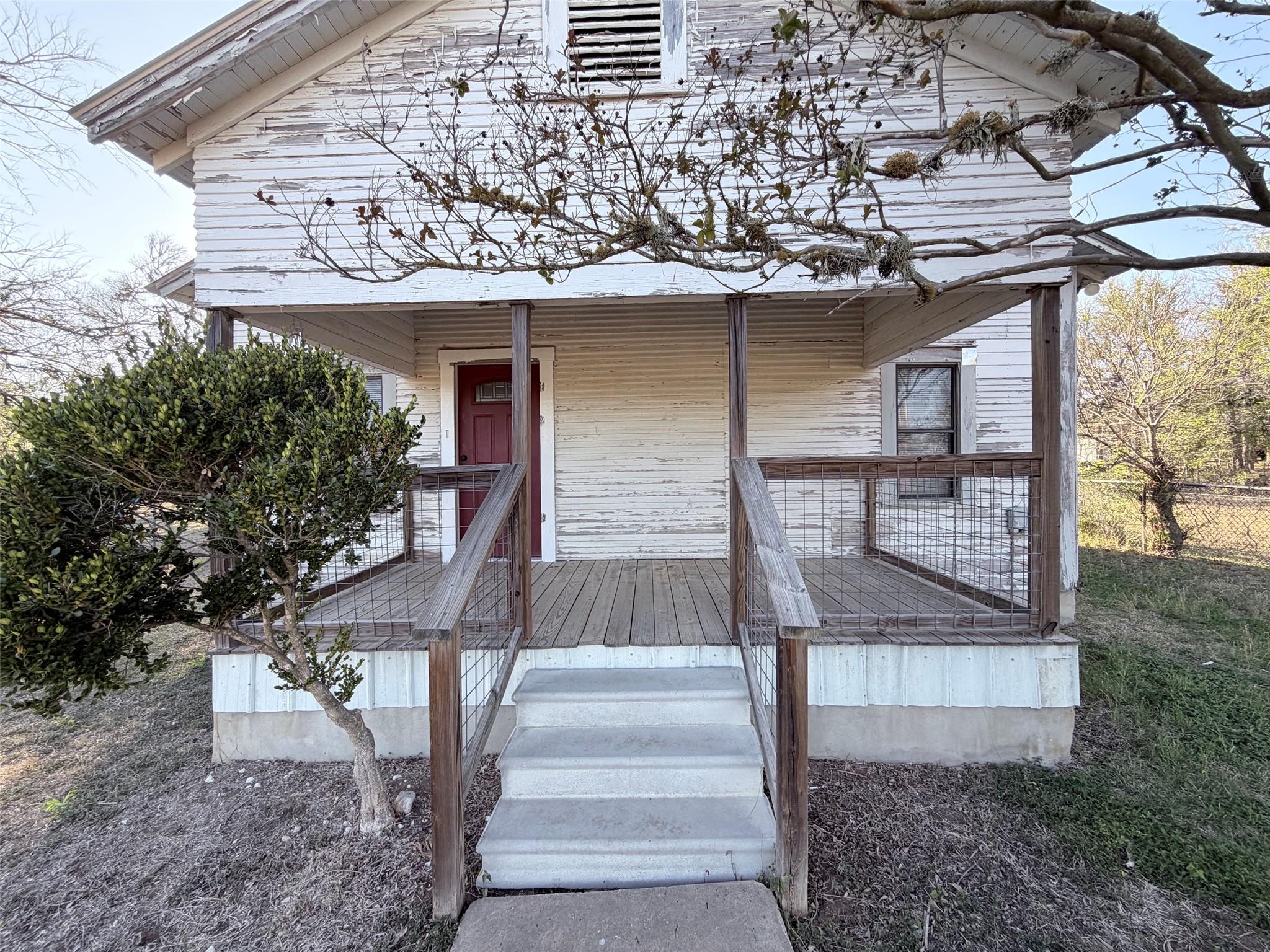 1504 Watterson Rd, Red Rock, TX 78662