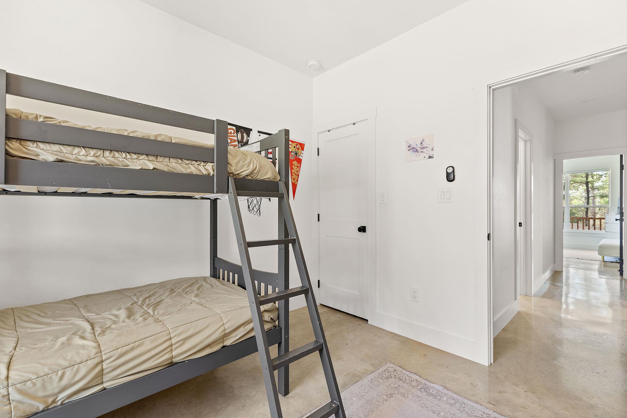 111 E Kamoi Ct, Bastrop, TX 78602