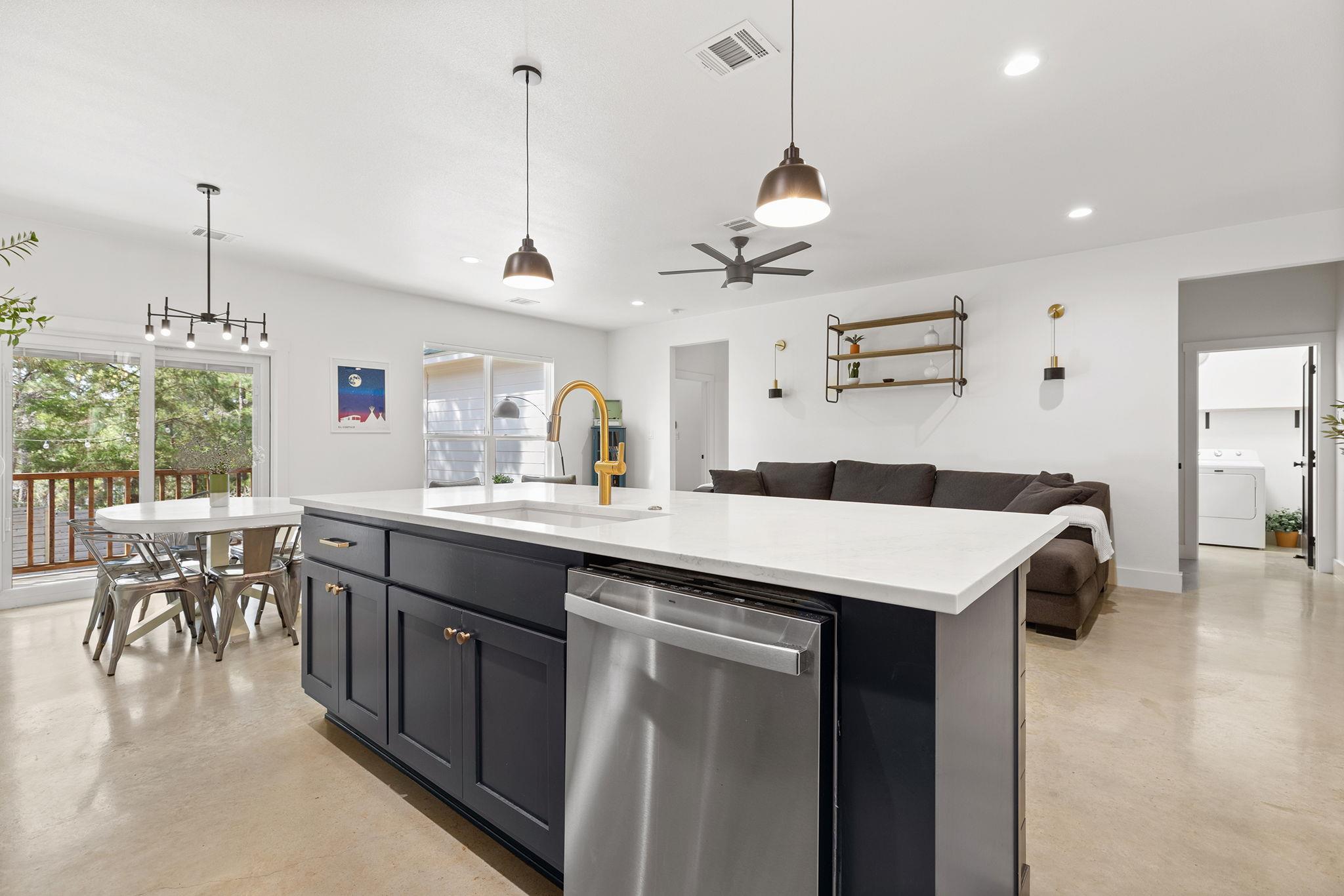 111 E Kamoi Ct, Bastrop, TX 78602