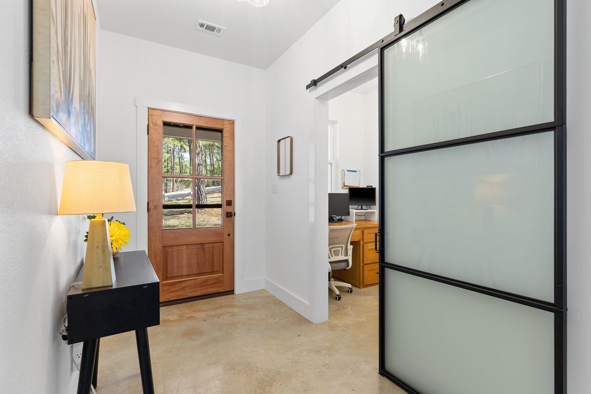 111 E Kamoi Ct, Bastrop, TX 78602