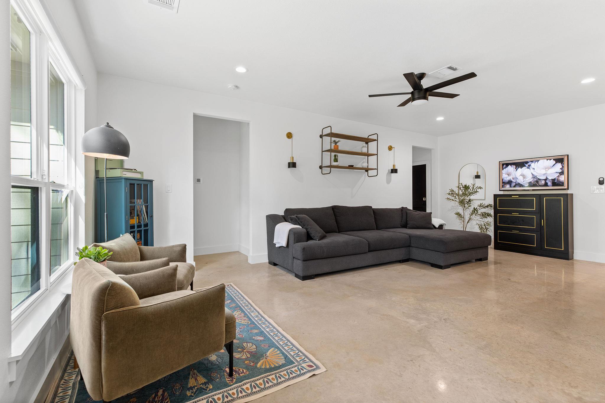 111 E Kamoi Ct, Bastrop, TX 78602