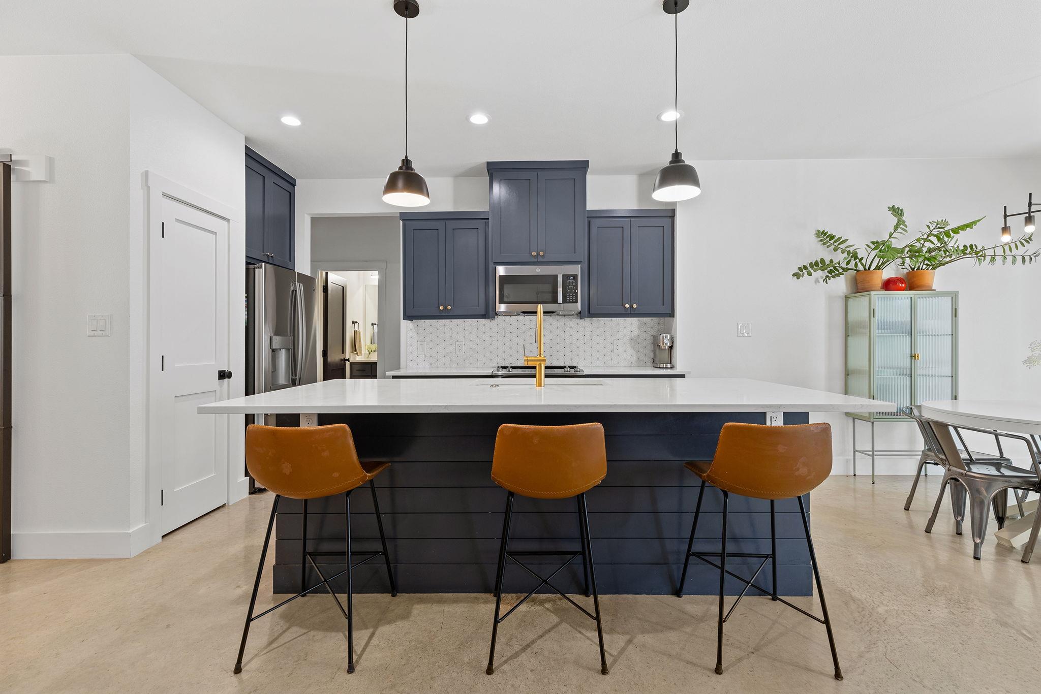 111 E Kamoi Ct, Bastrop, TX 78602