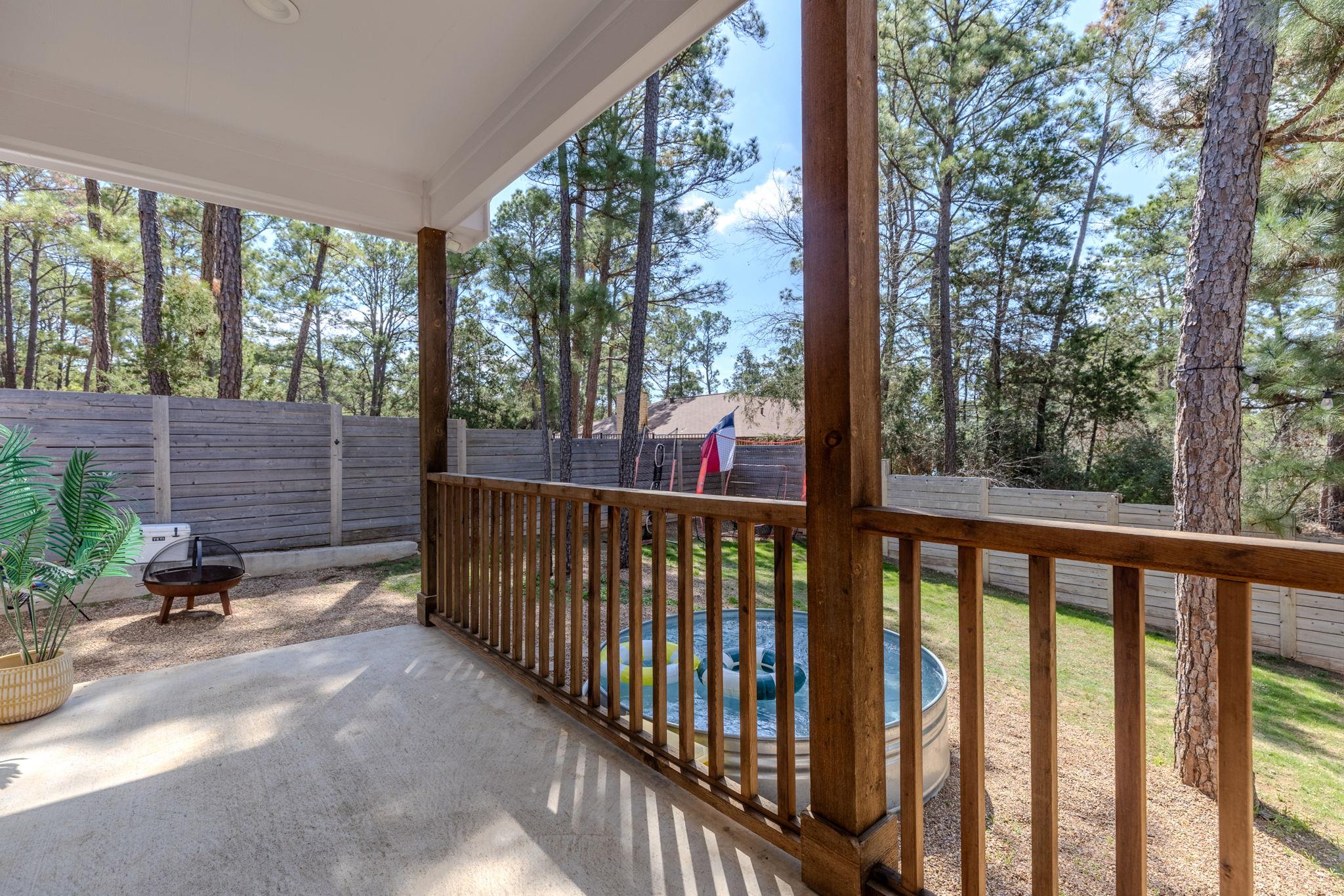 111 E Kamoi Ct, Bastrop, TX 78602