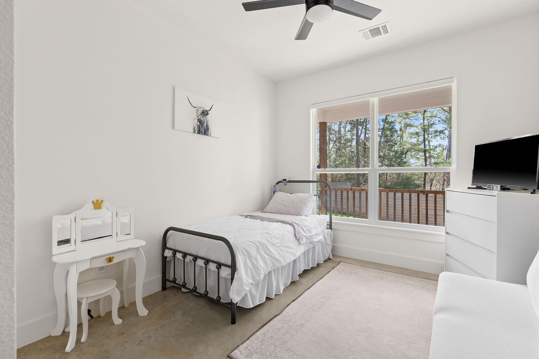 111 E Kamoi Ct, Bastrop, TX 78602