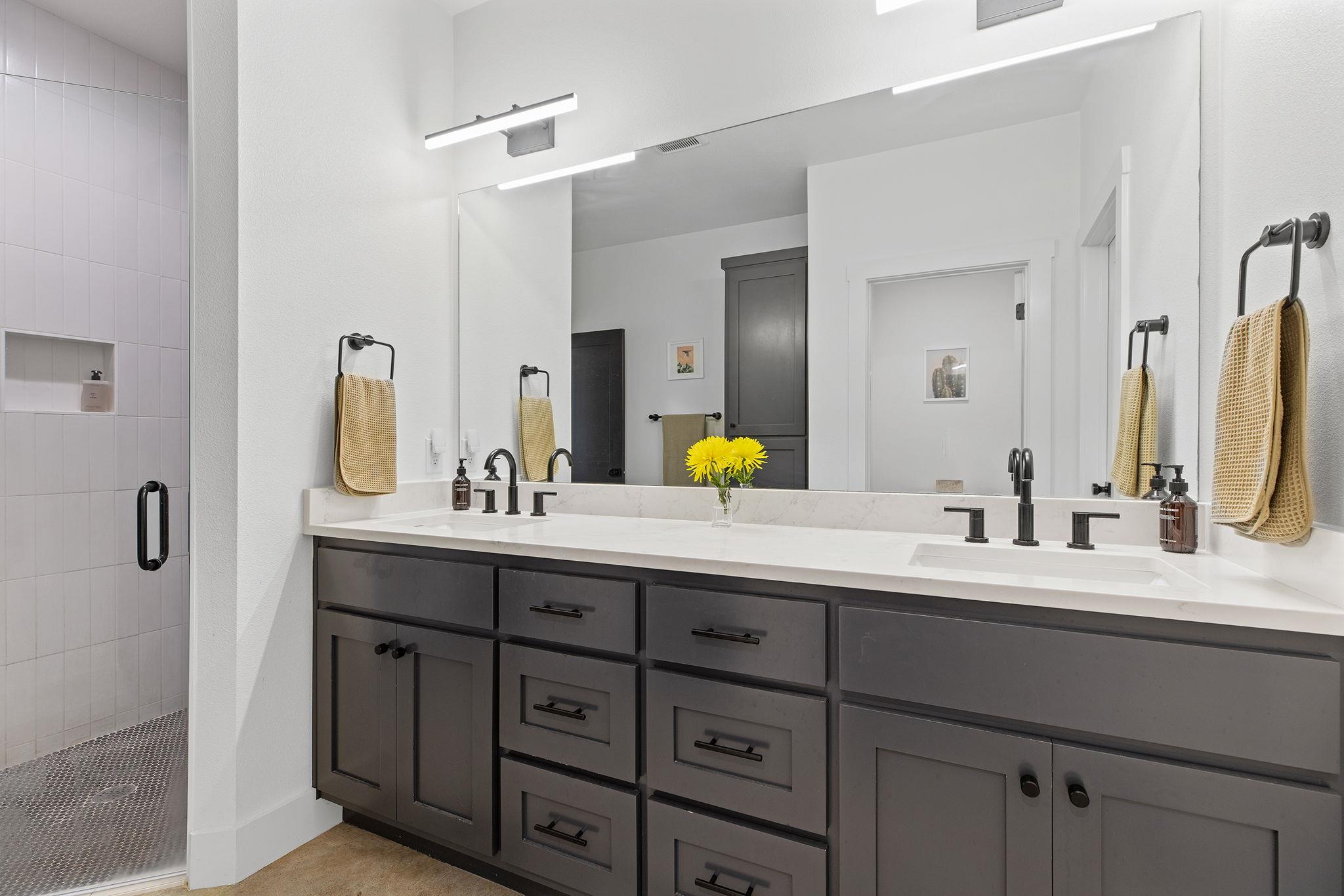 111 E Kamoi Ct, Bastrop, TX 78602