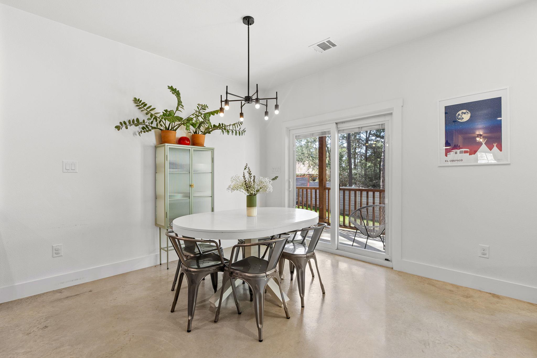 111 E Kamoi Ct, Bastrop, TX 78602