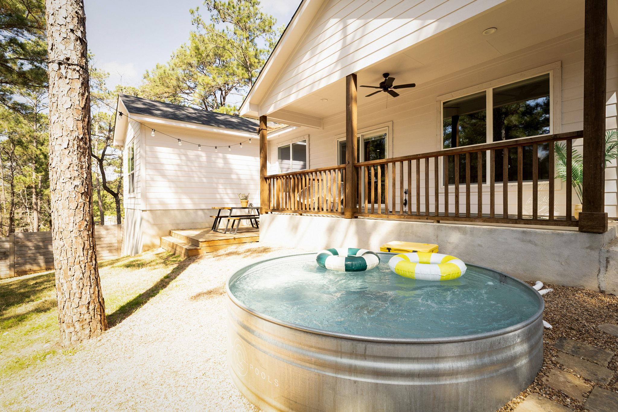 111 E Kamoi Ct, Bastrop, TX 78602