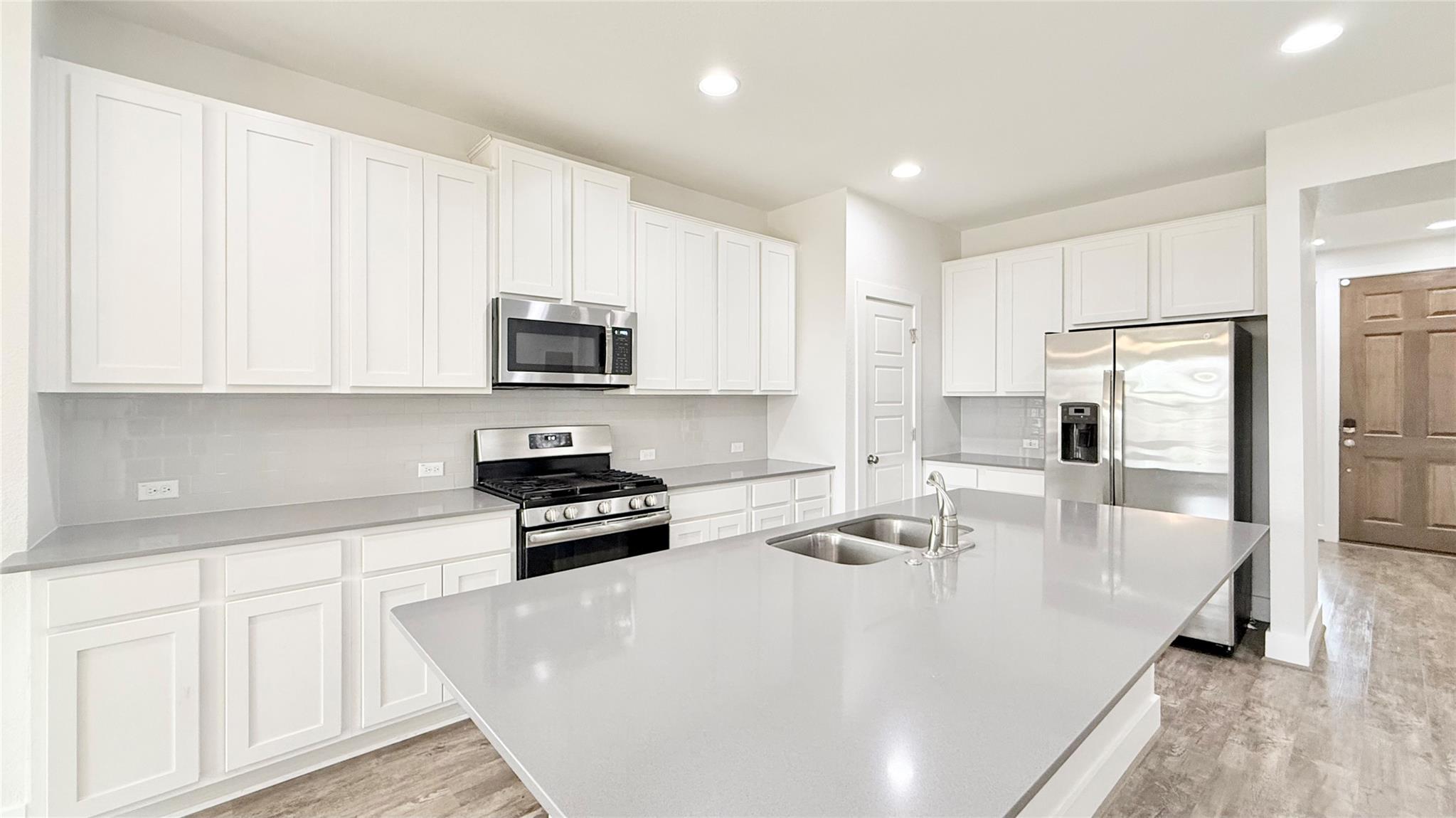 600 Golden Glory Rd, Leander, TX 78641