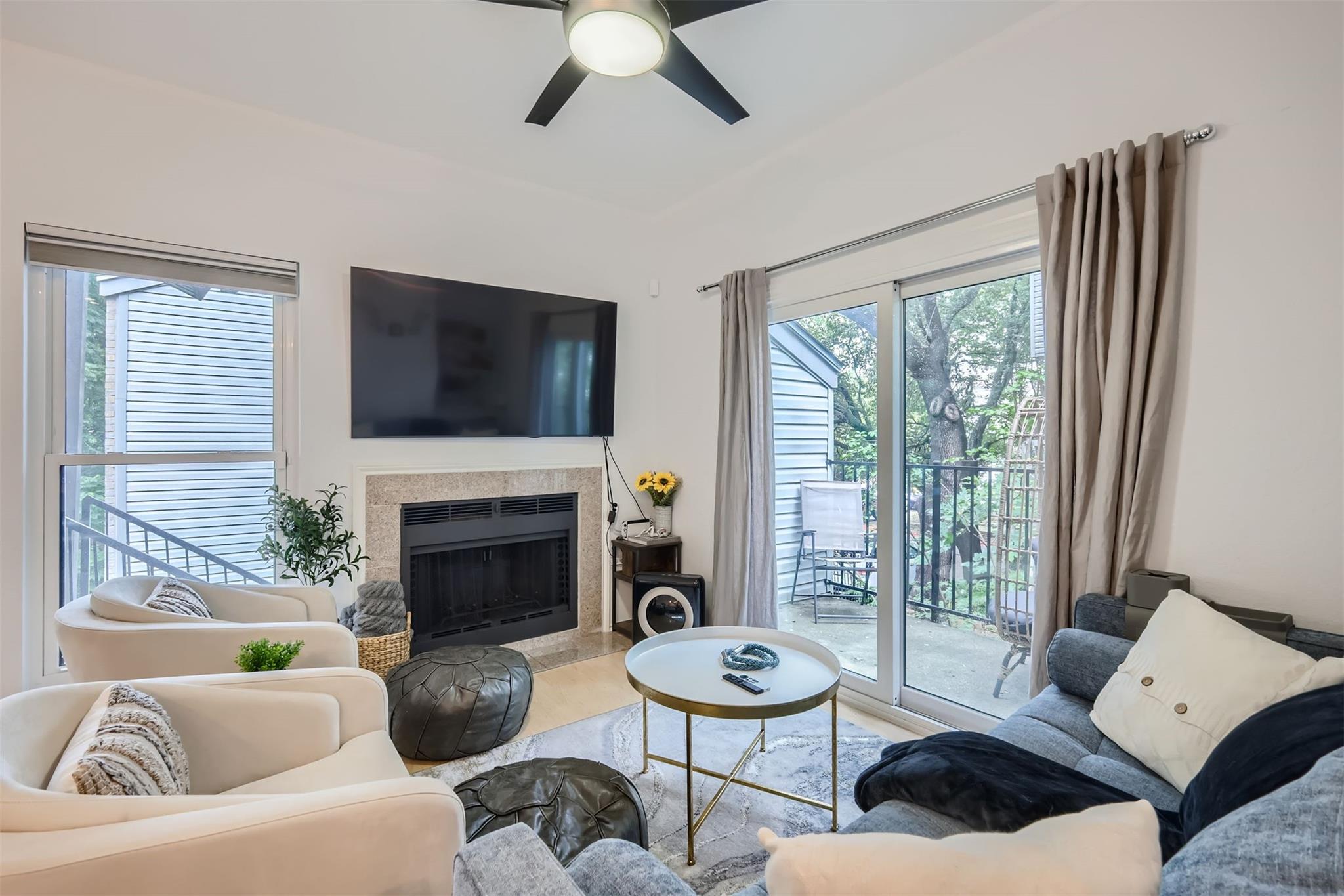 802 S 1st St # 215, Austin, TX 78704