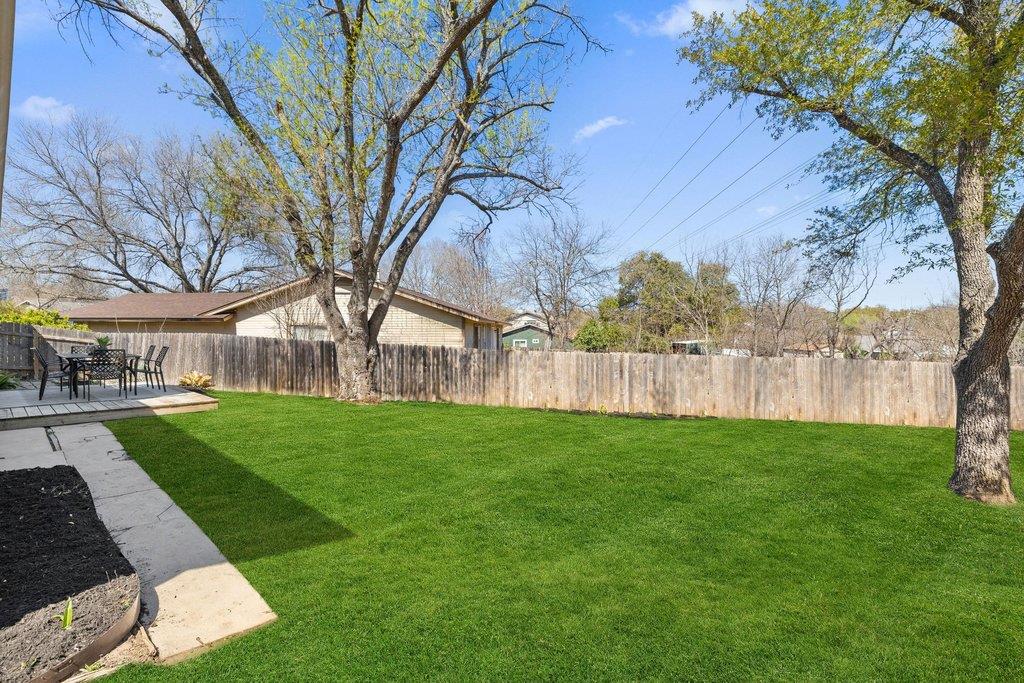 300 Clearday Dr, Austin, TX 78745