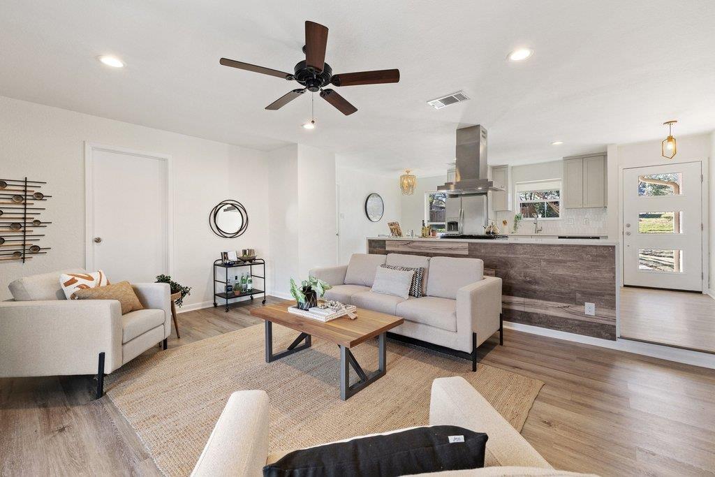 300 Clearday Dr, Austin, TX 78745