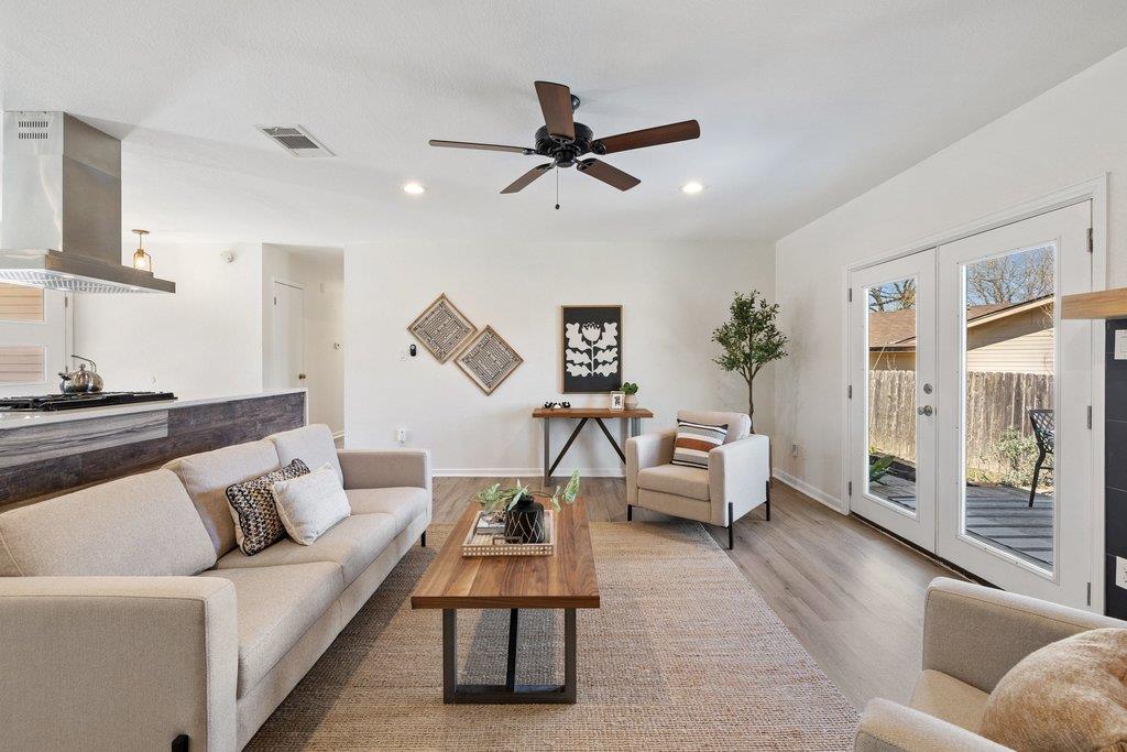 300 Clearday Dr, Austin, TX 78745