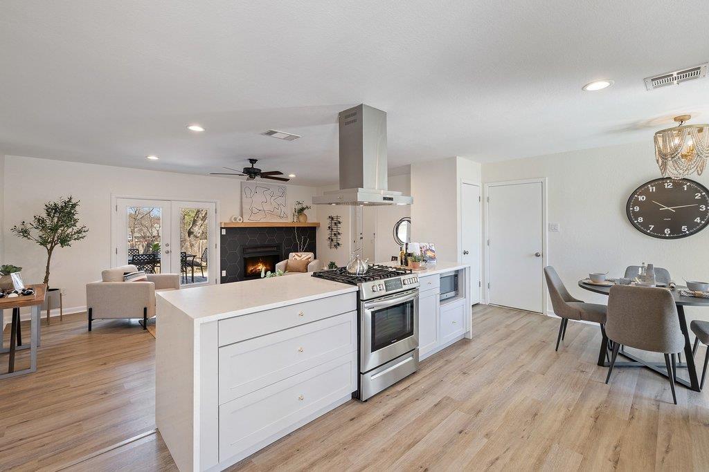 300 Clearday Dr, Austin, TX 78745