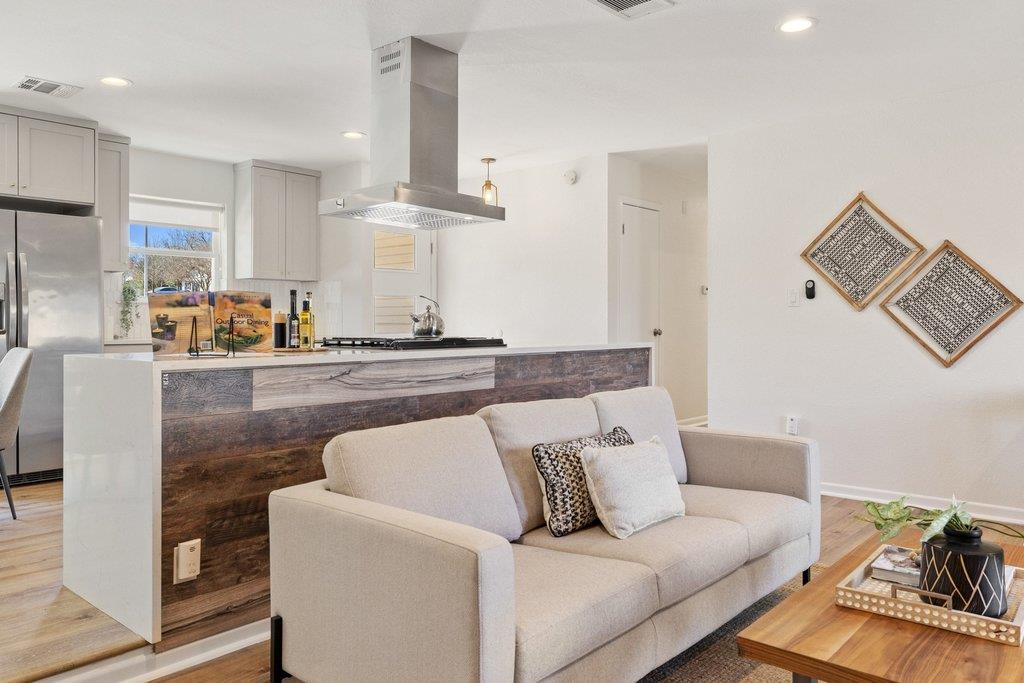 300 Clearday Dr, Austin, TX 78745