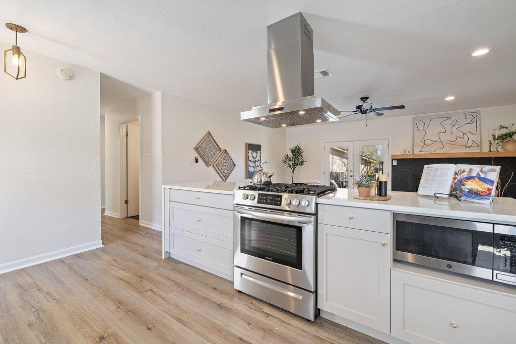 300 Clearday Dr, Austin, TX 78745