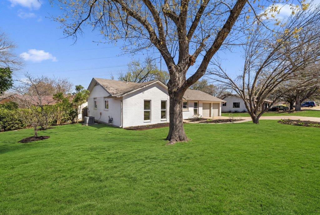 300 Clearday Dr, Austin, TX 78745