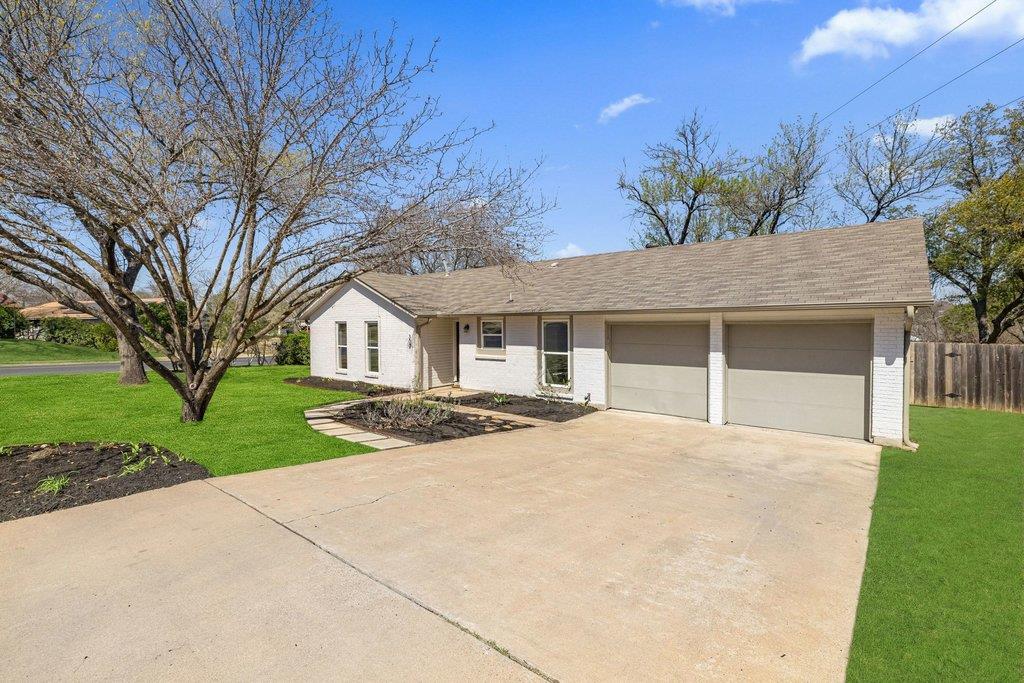 300 Clearday Dr, Austin, TX 78745