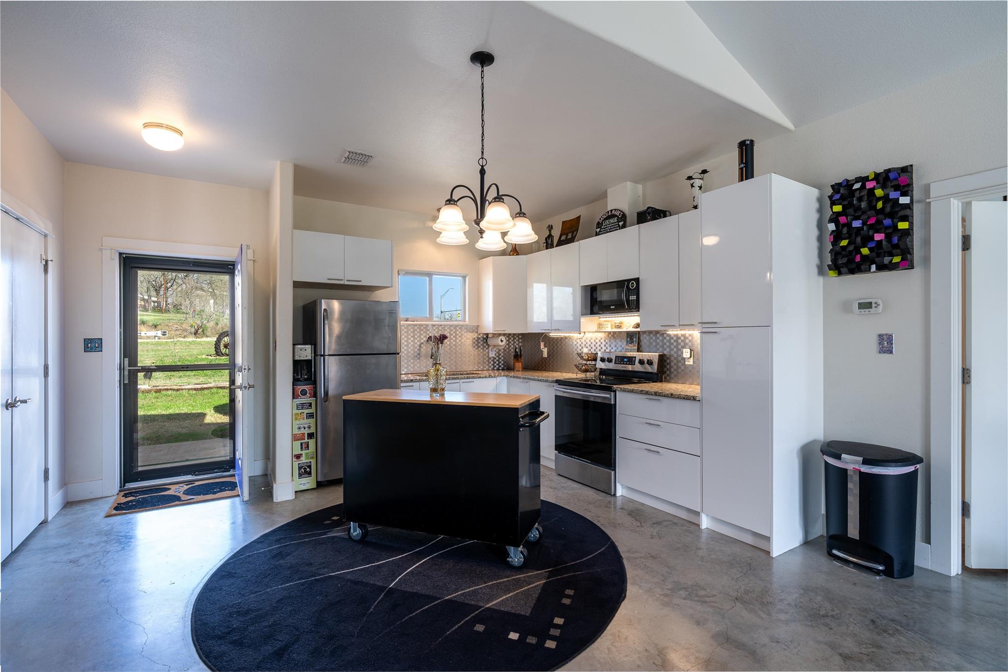 5672 Fm 86, Luling, TX 78648