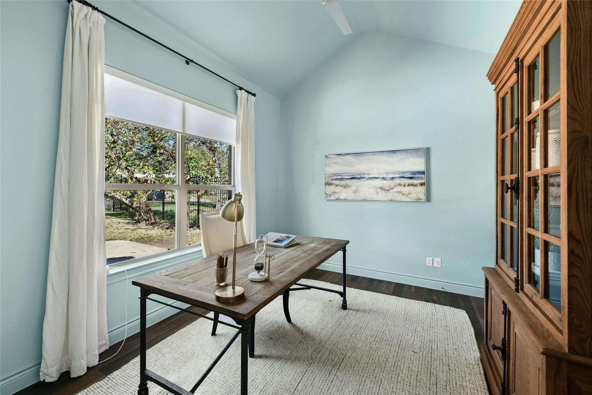 3 Camwood Trl, The Hills, TX 78738