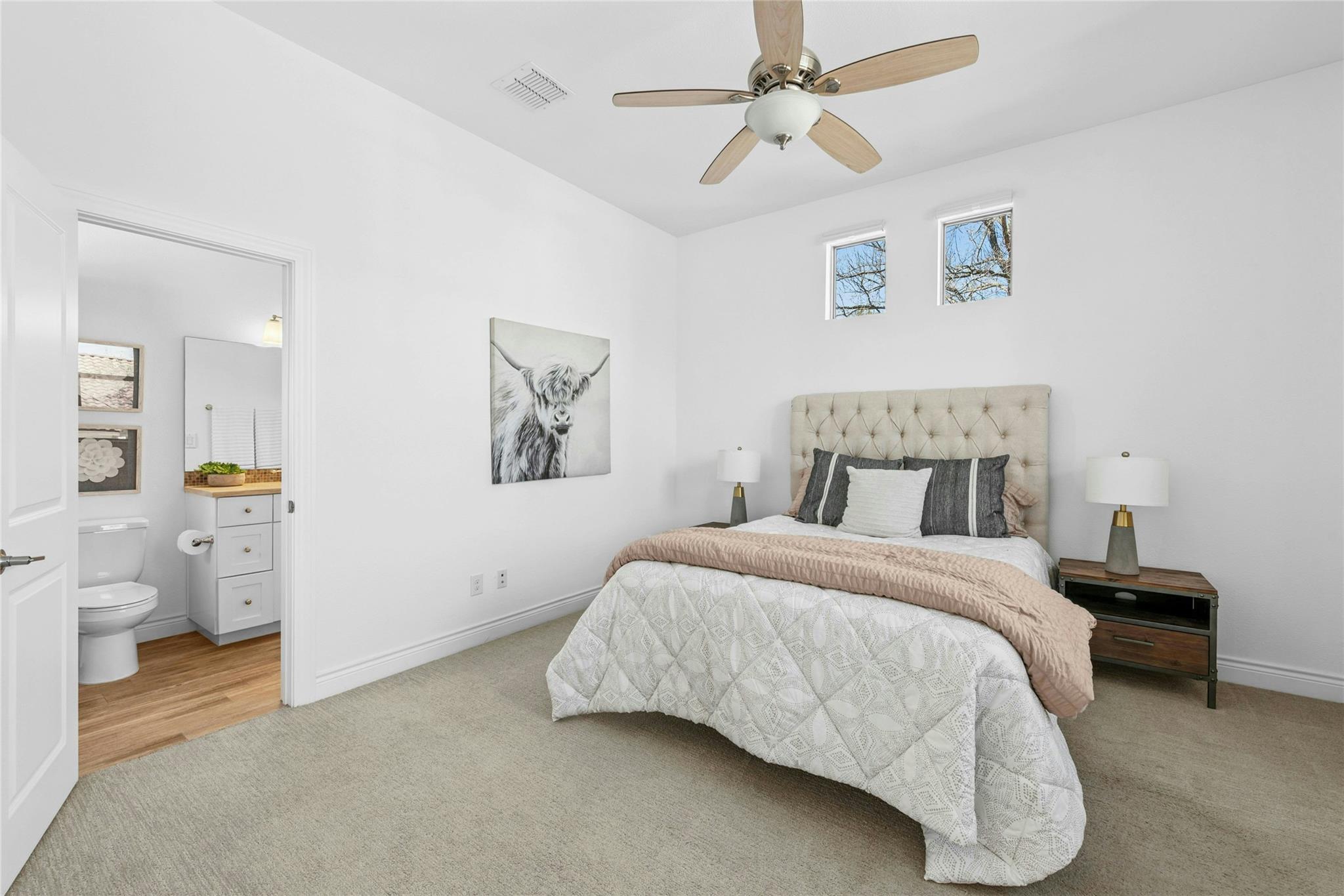 3 Camwood Trl, The Hills, TX 78738