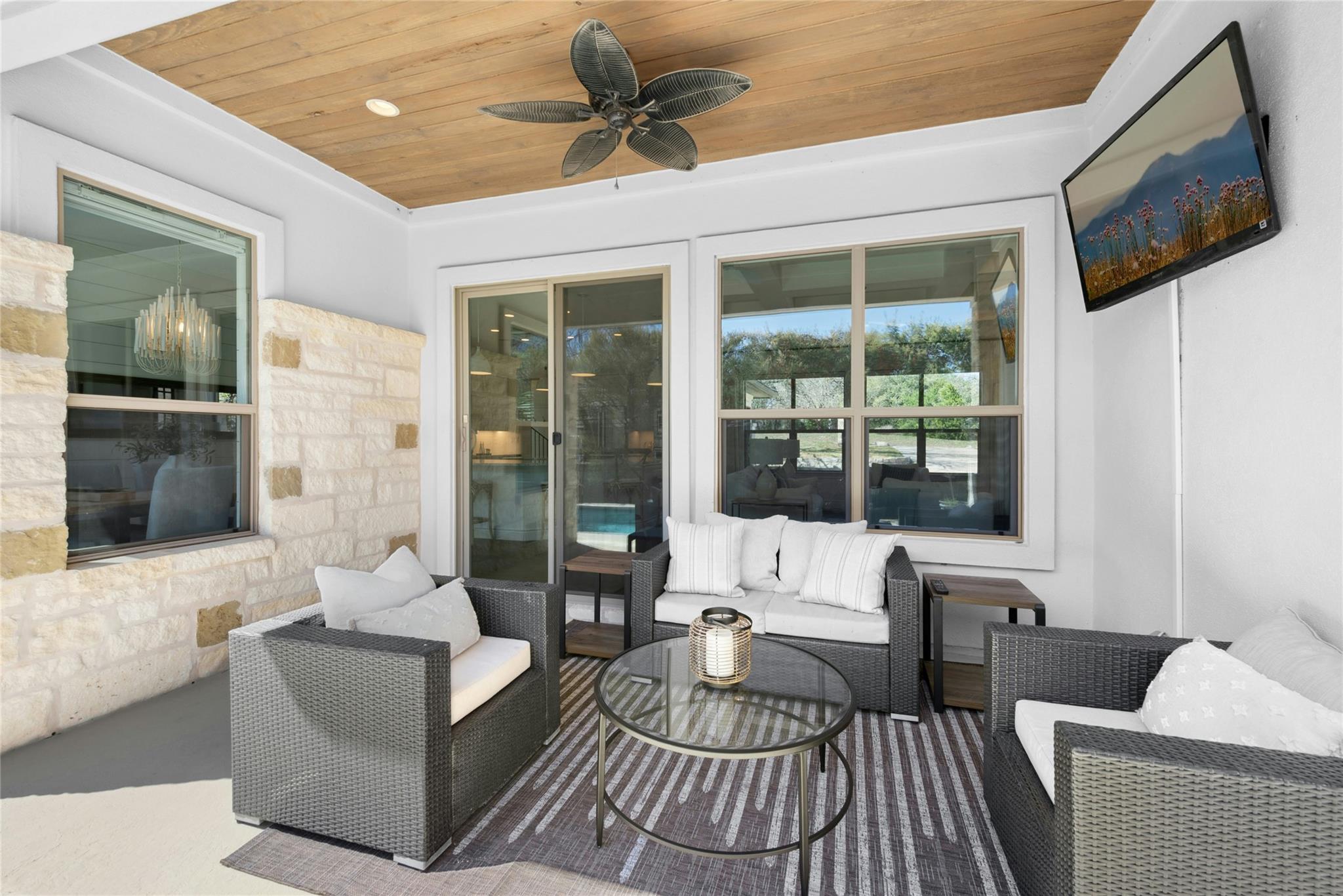 3 Camwood Trl, The Hills, TX 78738