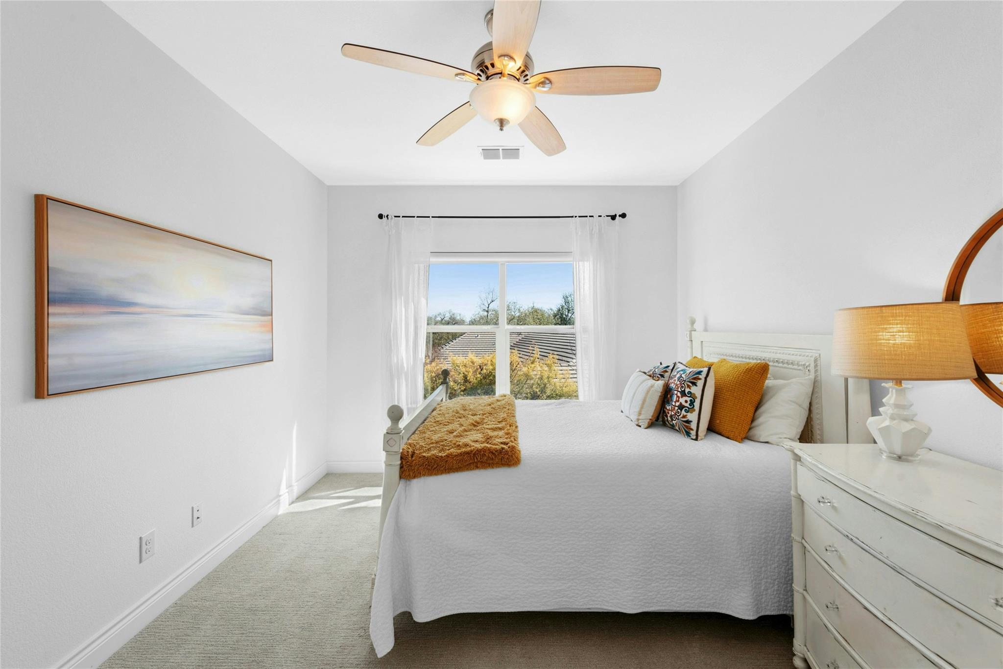 3 Camwood Trl, The Hills, TX 78738