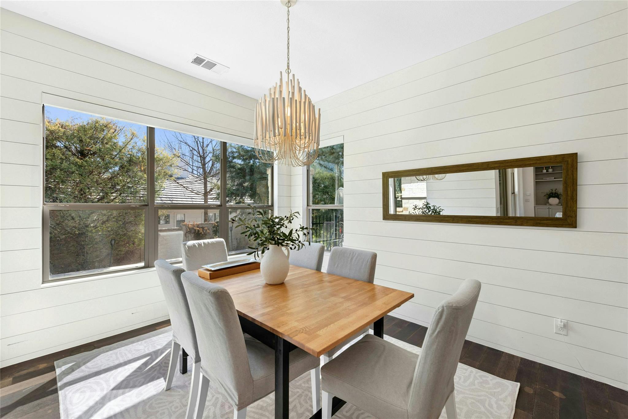 3 Camwood Trl, The Hills, TX 78738