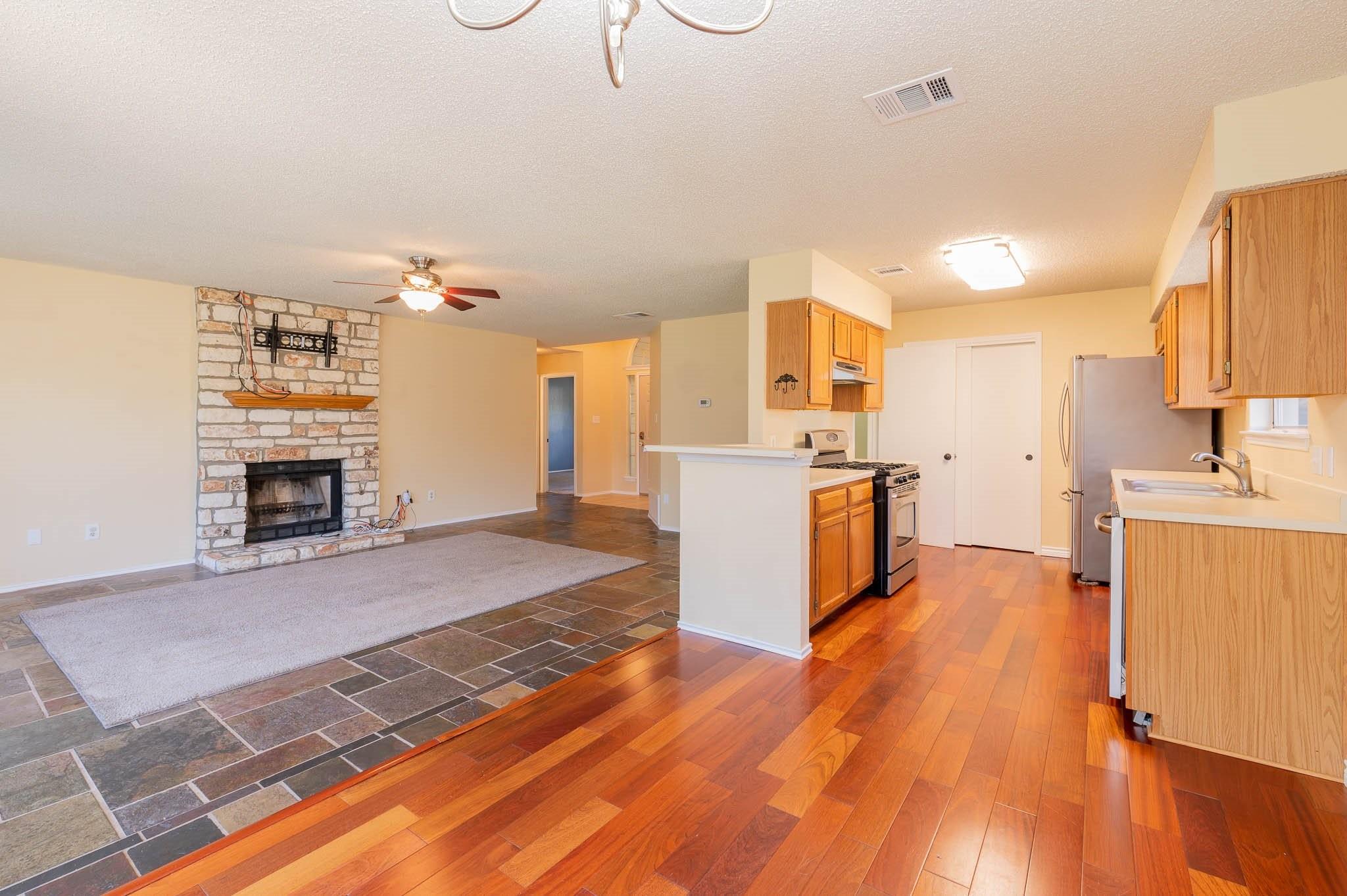 10413 Hess Dr, Austin, TX 78748