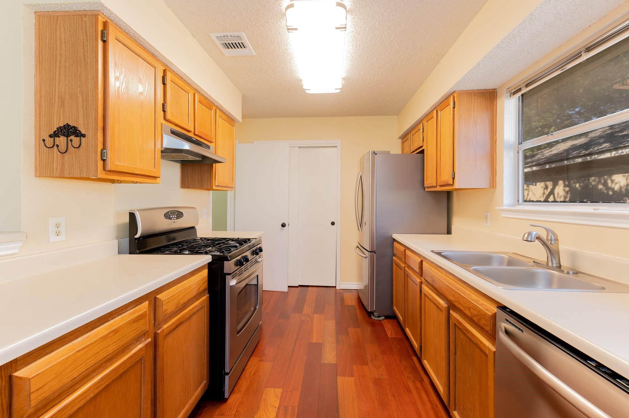 10413 Hess Dr, Austin, TX 78748