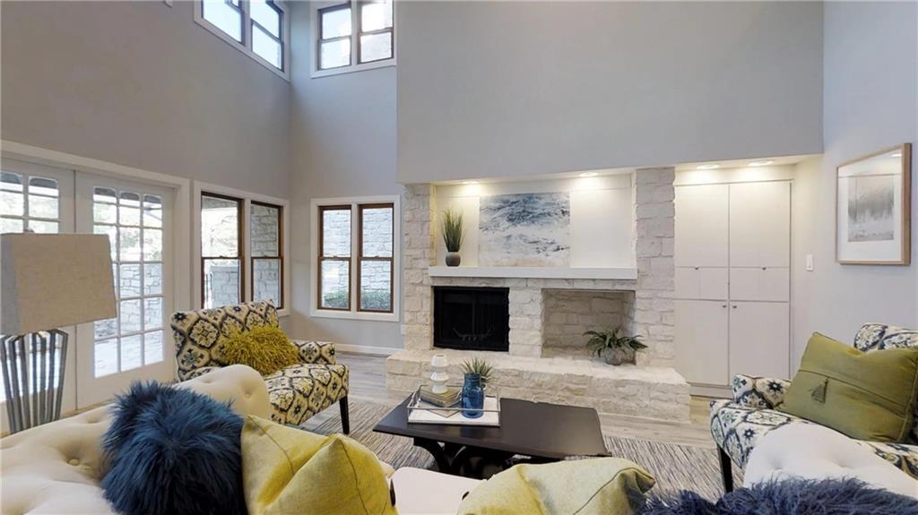 105 Birdie Dr, The Hills, TX 78738