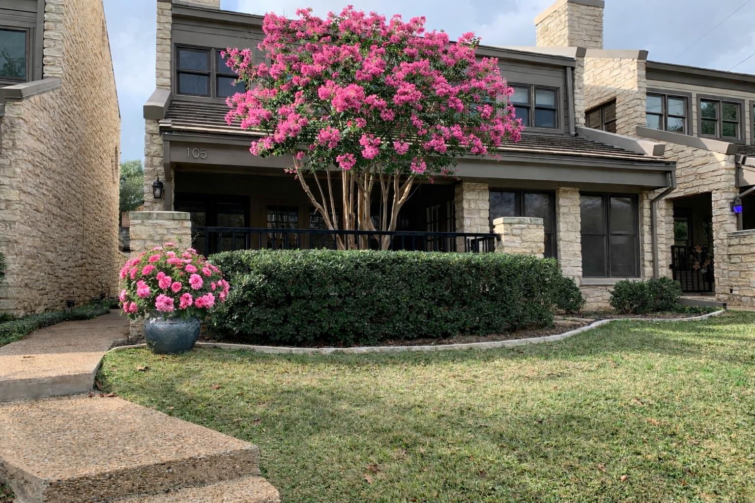 105 Birdie Dr, The Hills, TX 78738