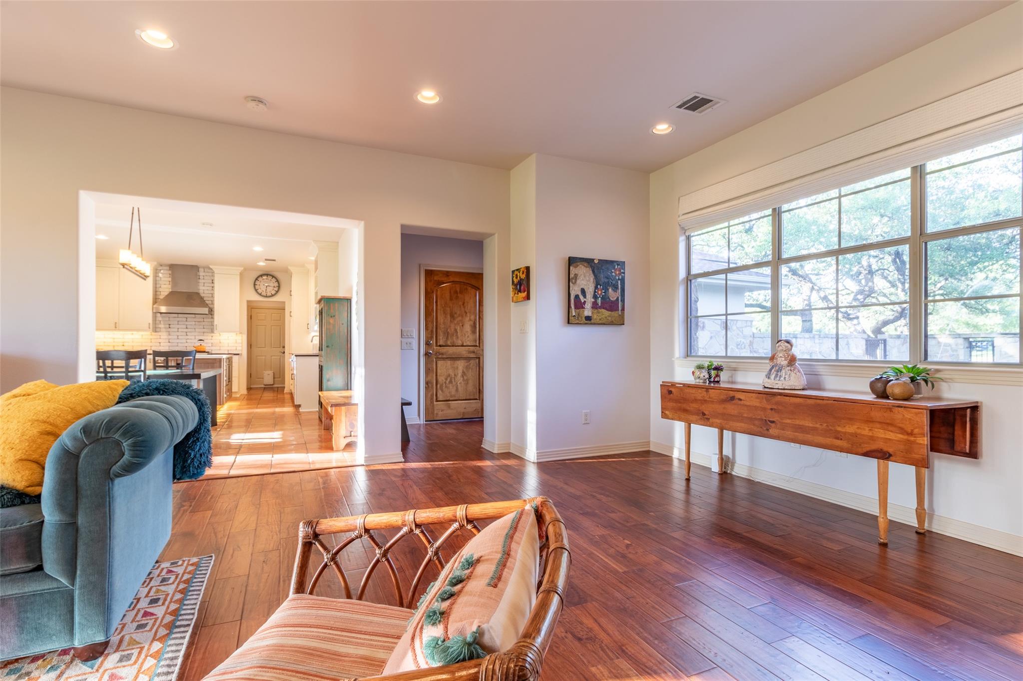 515 East Trl, Spicewood, TX 78669