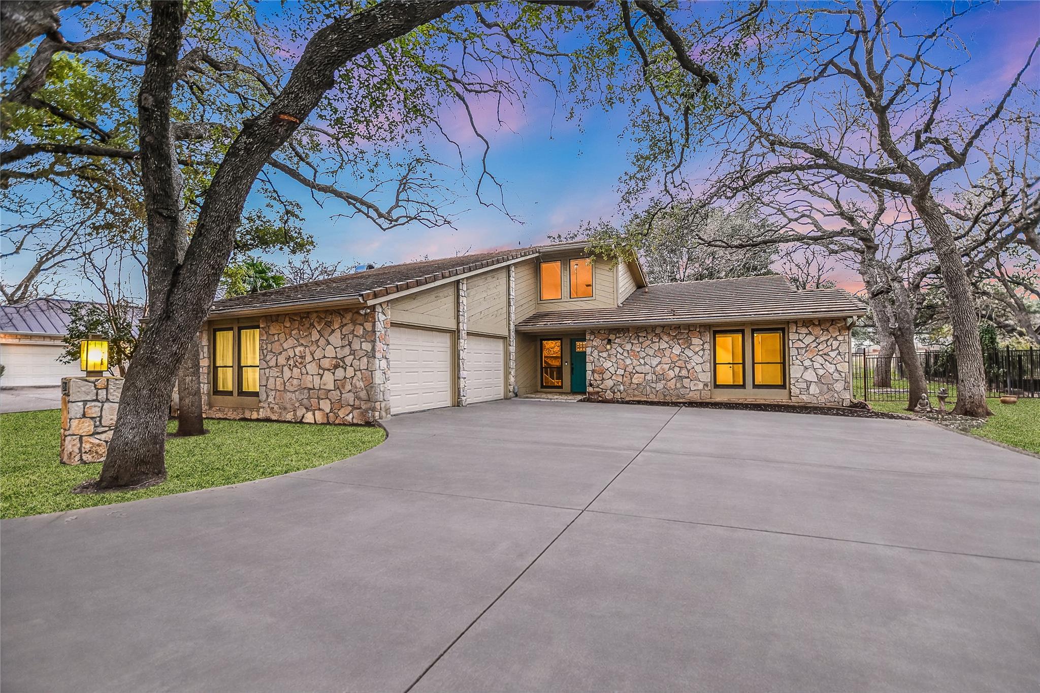 204 Blue Ground, Horseshoe Bay, TX 78657