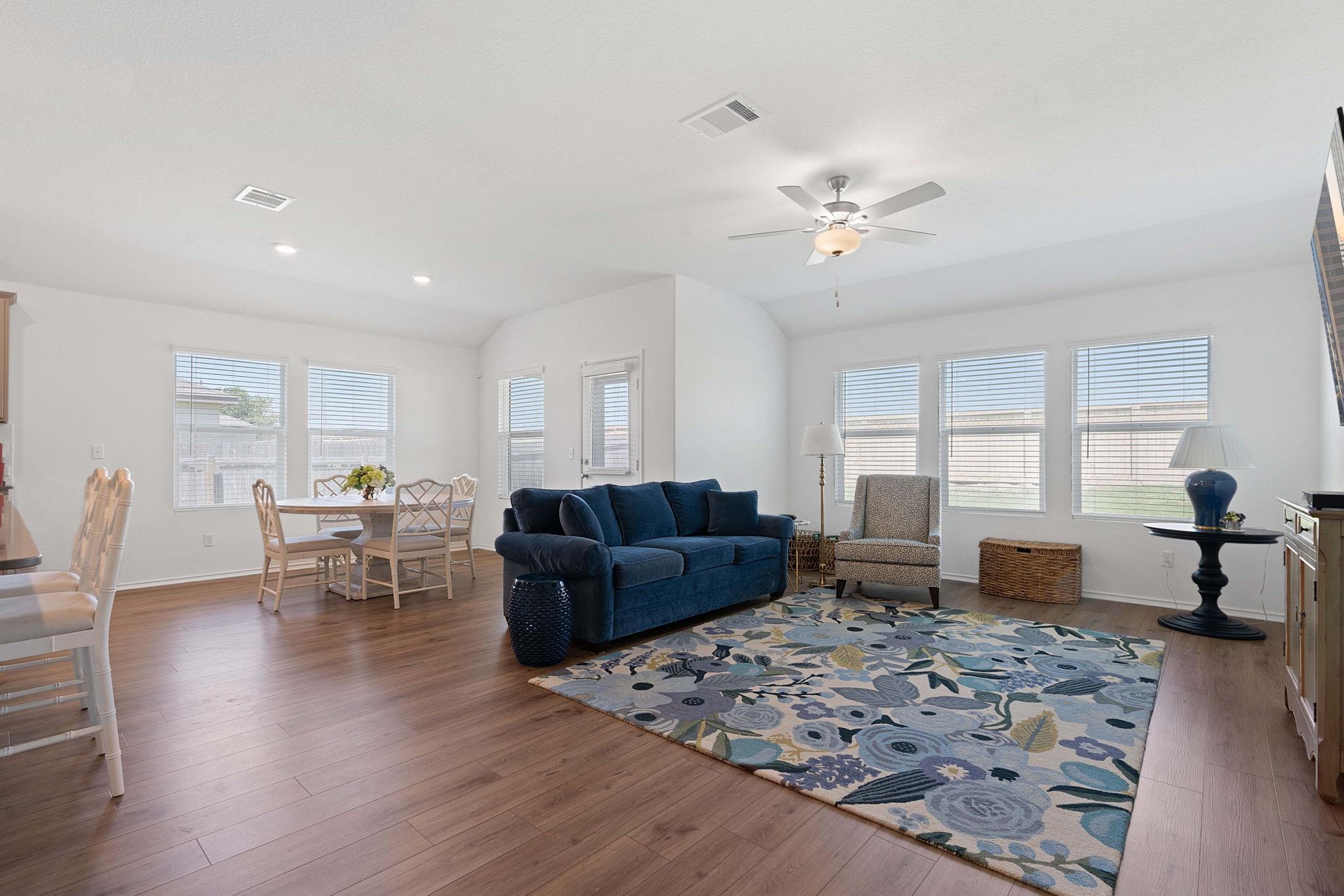 656 Silver Springs Bnd, Kyle, TX 78640