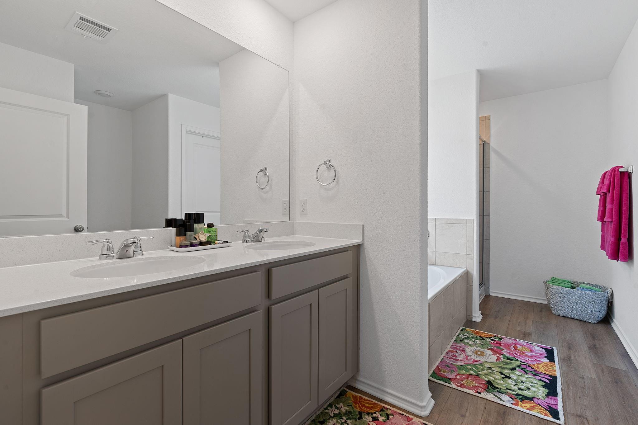 656 Silver Springs Bnd, Kyle, TX 78640