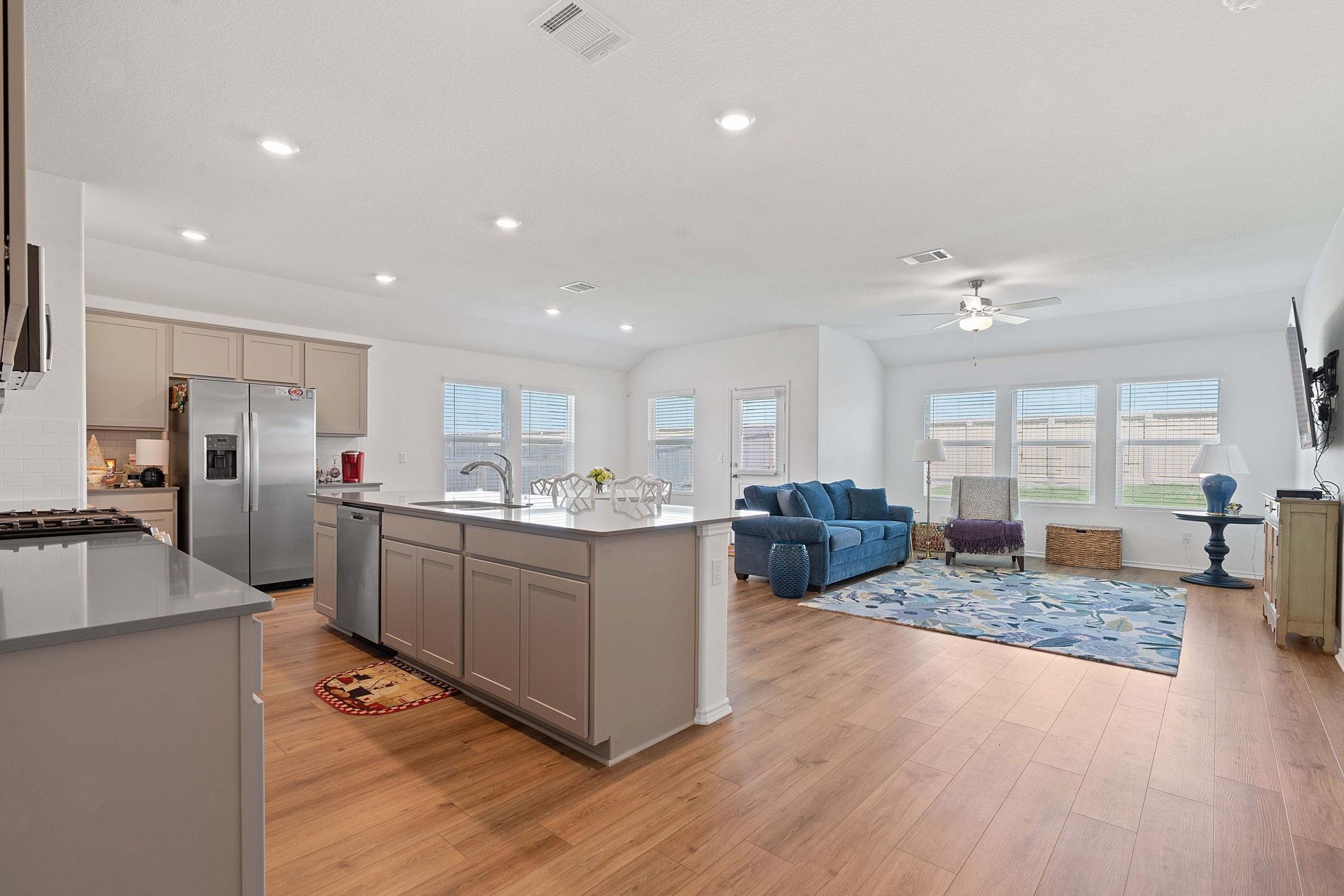 656 Silver Springs Bnd, Kyle, TX 78640