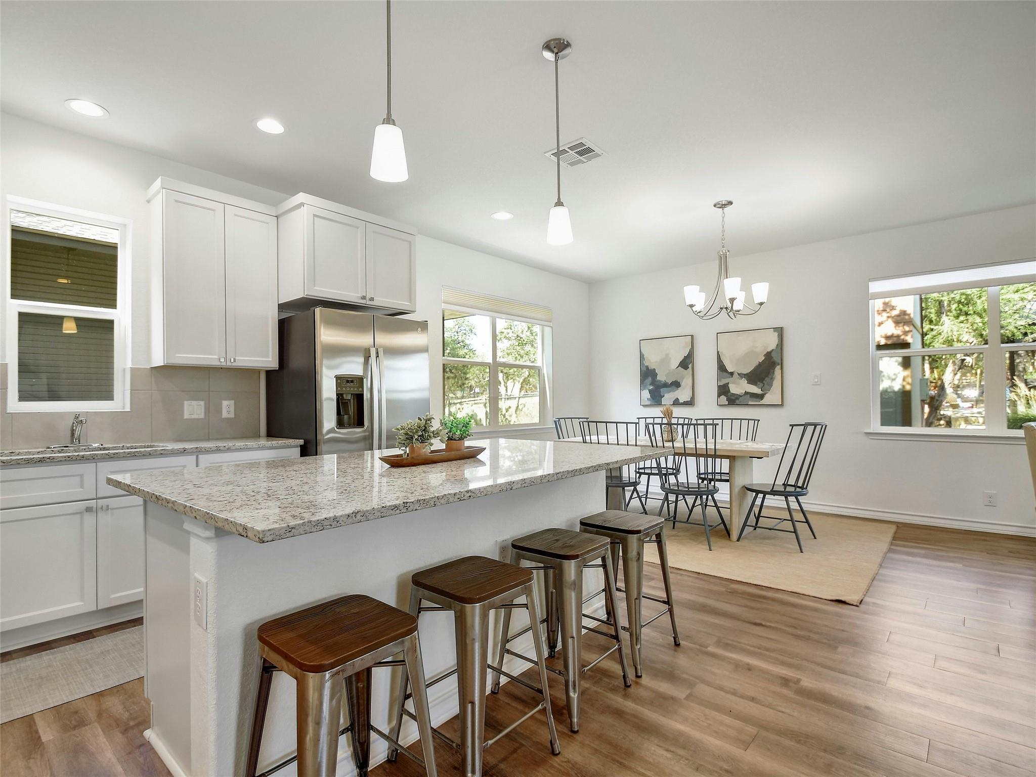 660 Mockingbird Dr, Canyon Lake, TX 78133