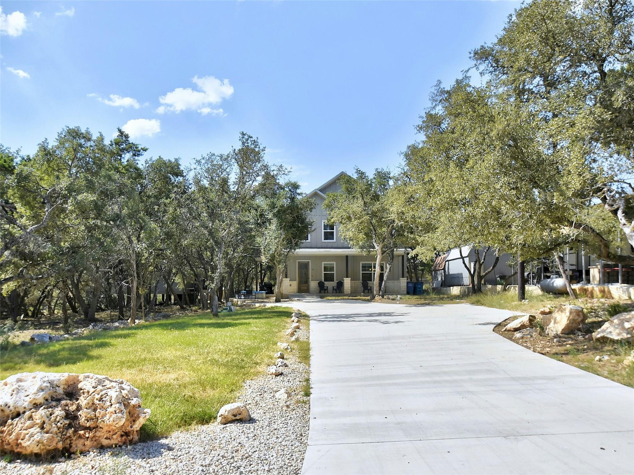 660 Mockingbird Dr, Canyon Lake, TX 78133