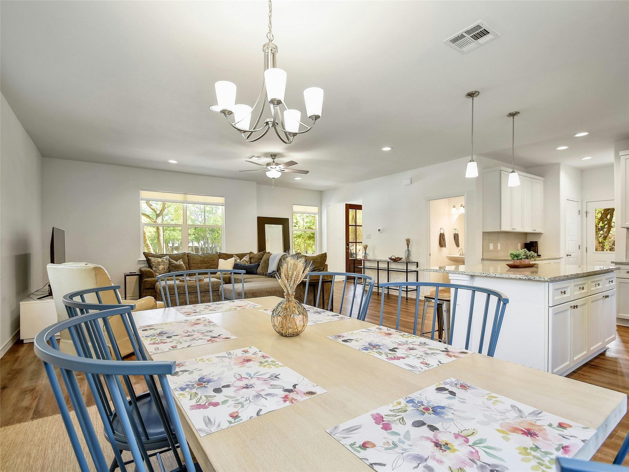 660 Mockingbird Dr, Canyon Lake, TX 78133