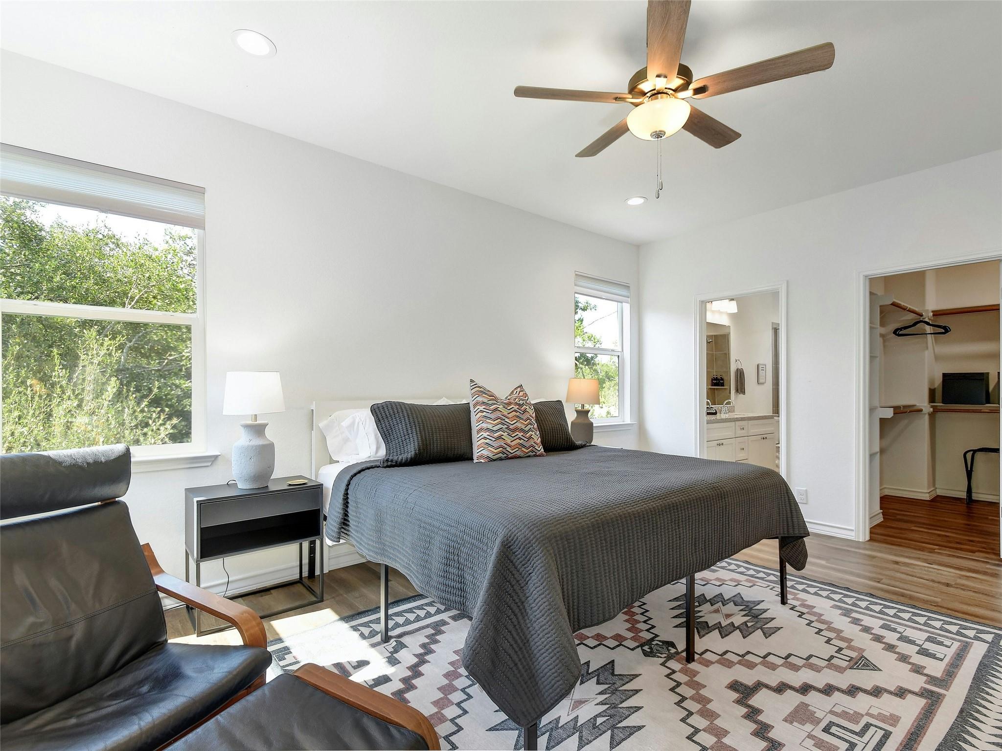 660 Mockingbird Dr, Canyon Lake, TX 78133